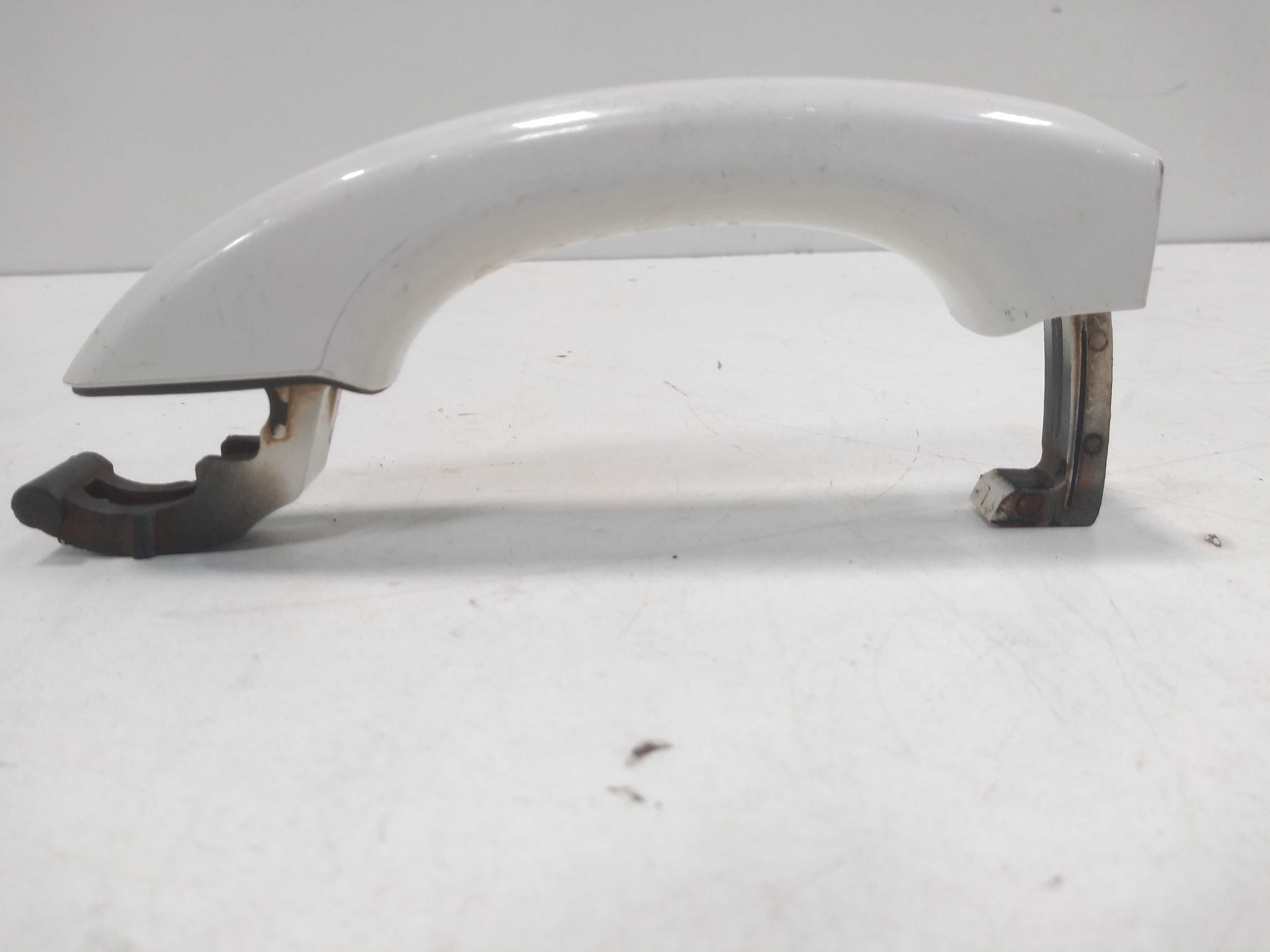Maçaneta Porta Dianteira Direita Vw Amarok 2011 2012 Á 2016 Dianteira