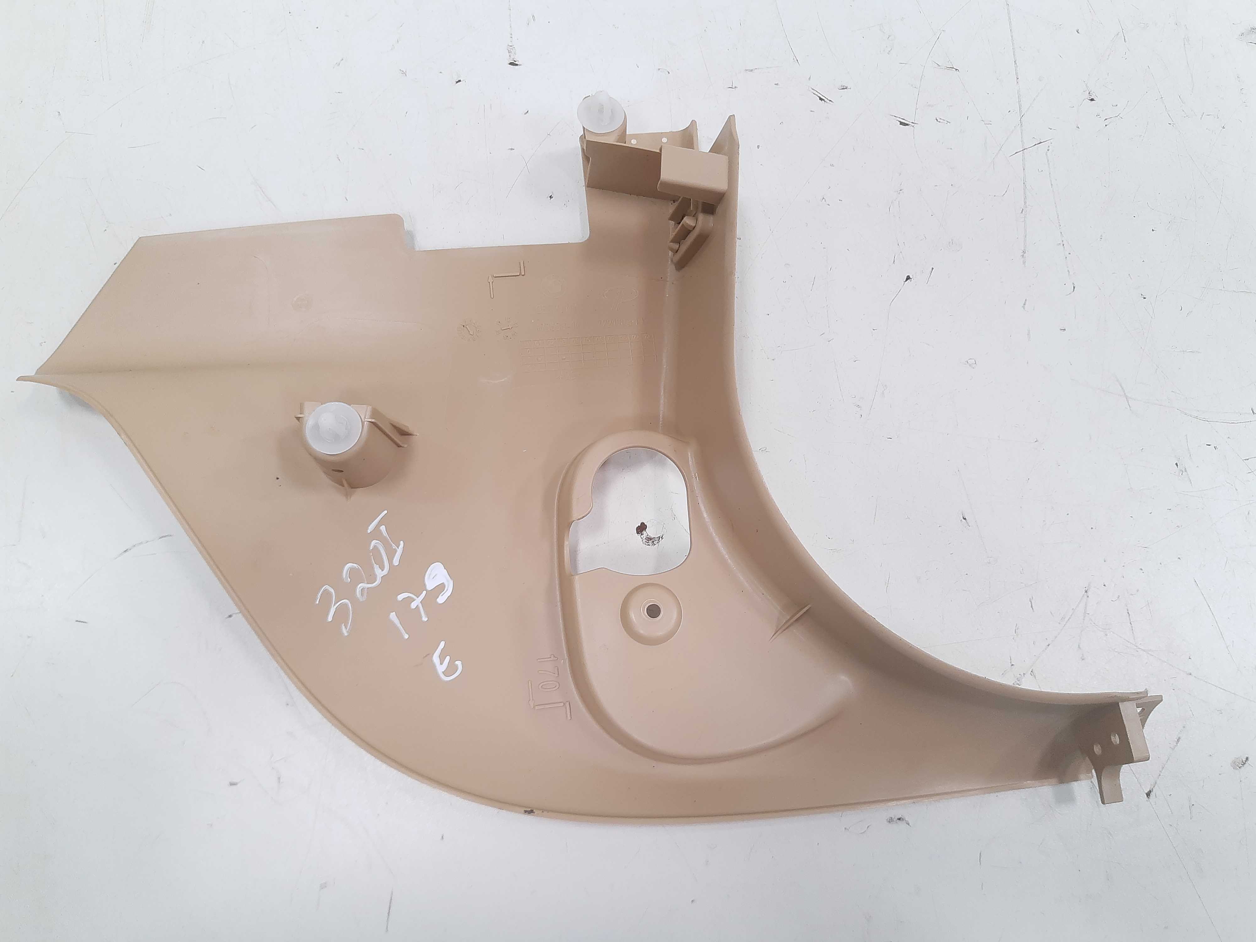 Acabamento Inferior Coluna Esq Bmw 320i F30 2013 Á 2017 Xx