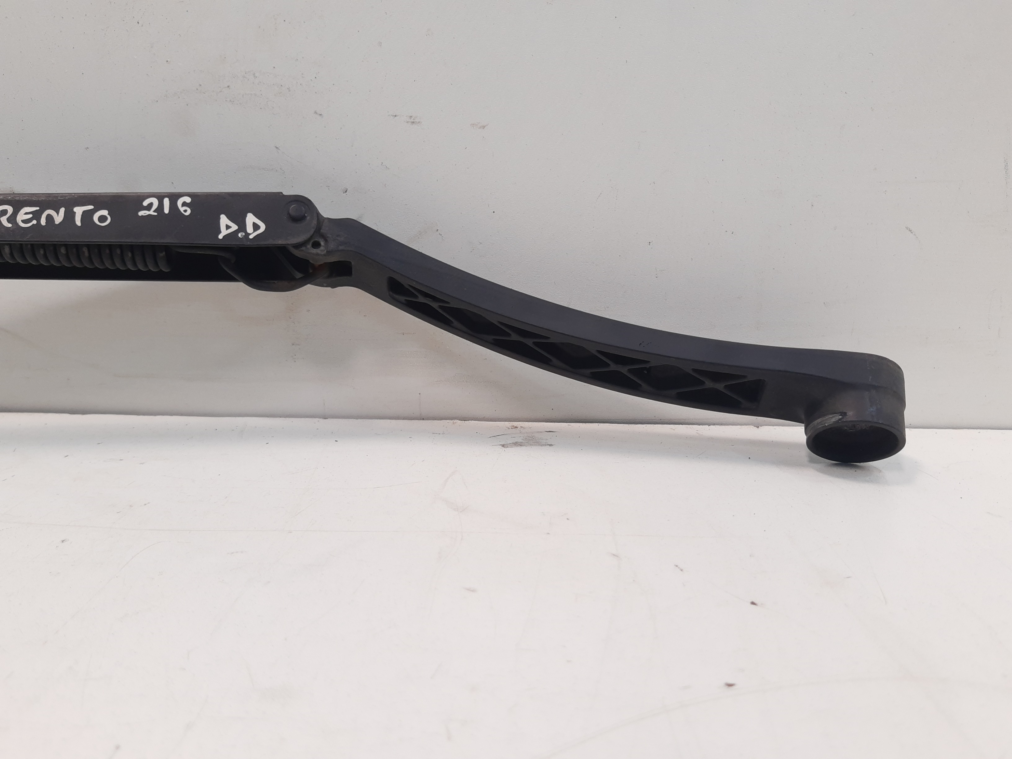 Braço Direito Limpador Parabrisa Kia Sorento Ex 2010 Á 2015