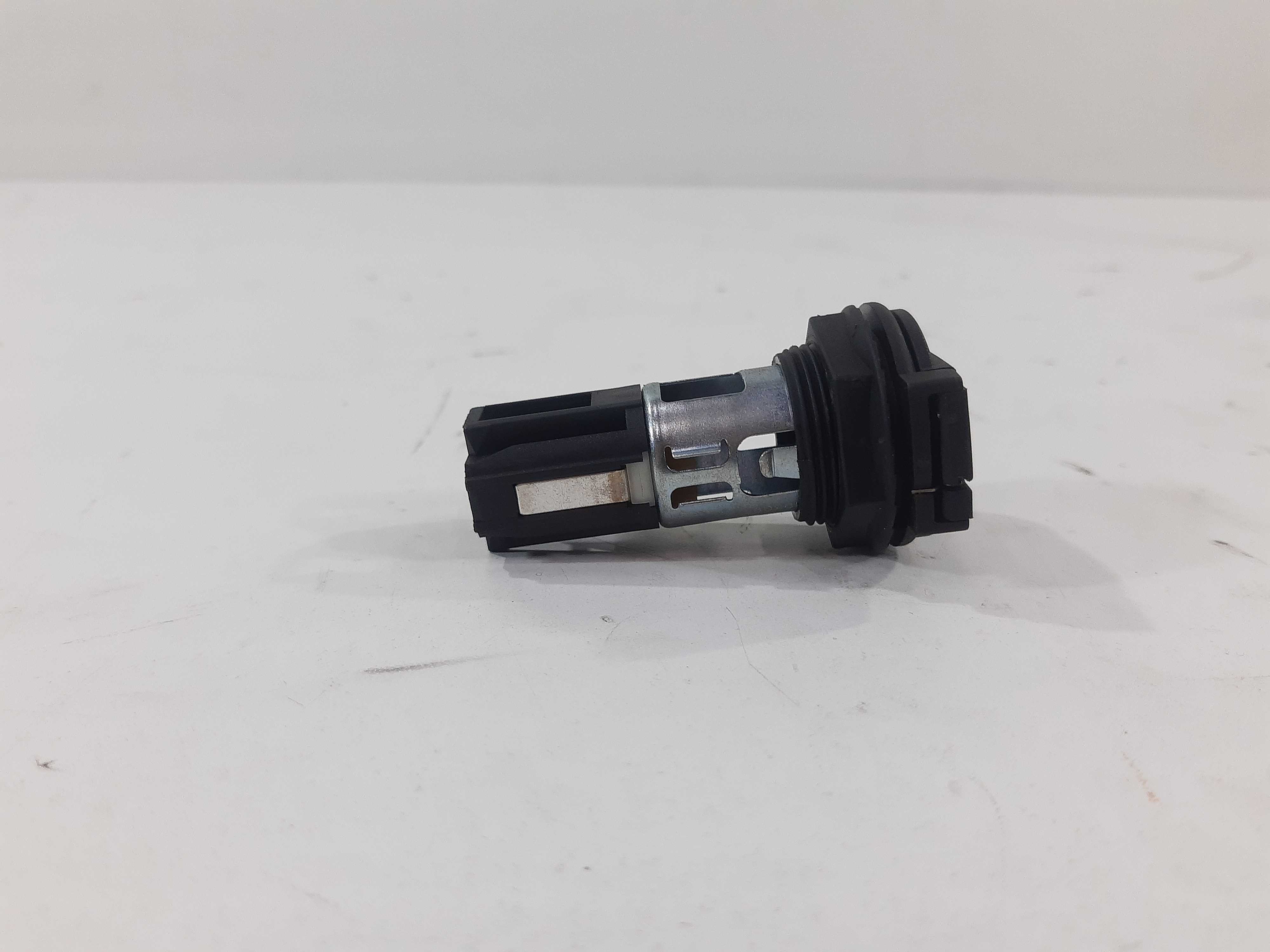 Tomada 12 Volts Porsche Cayenne 2011 2012 2013 2014 2015