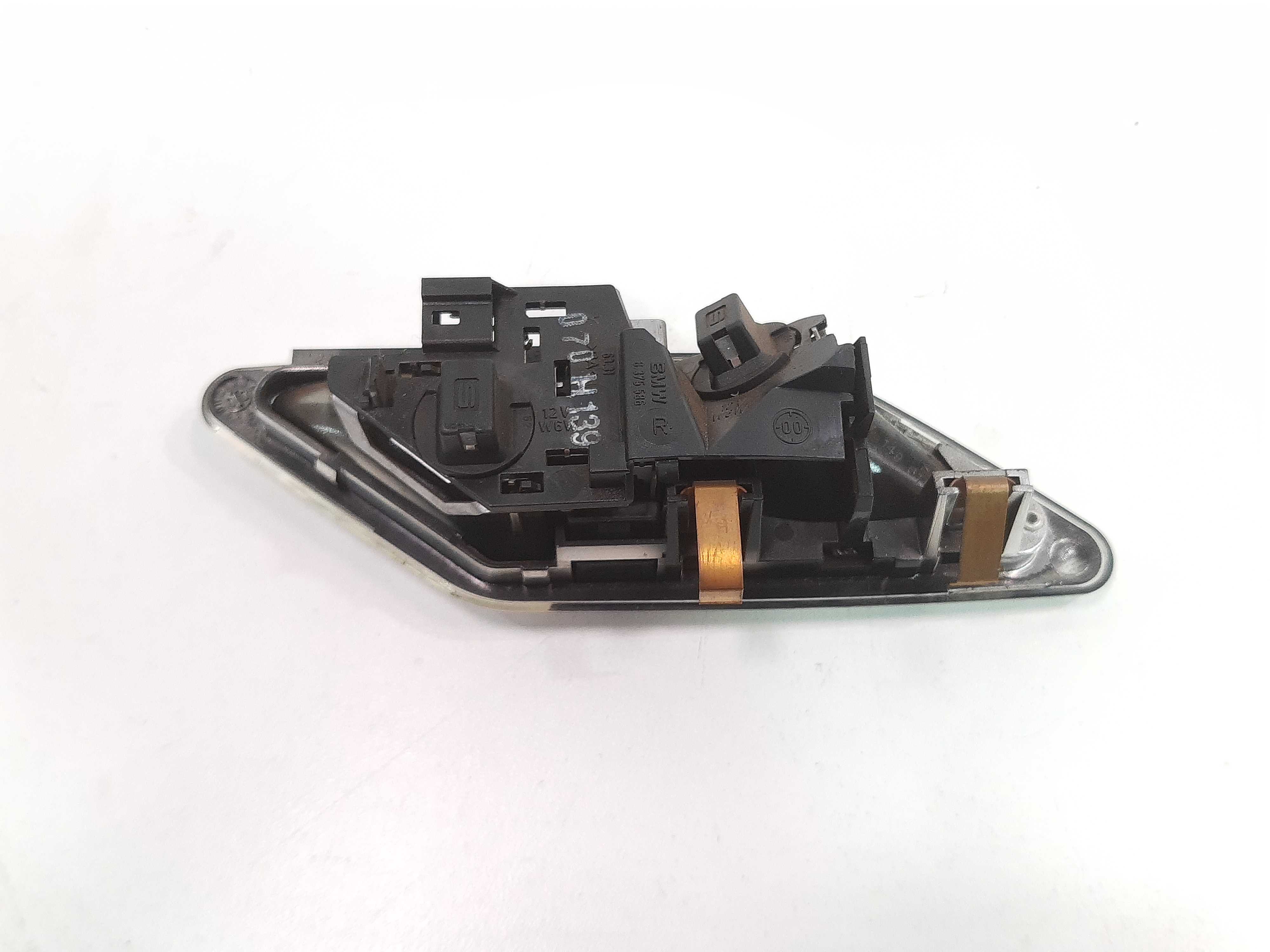 Luz Cortesia Coluna Direito Bmw 323i E46 1998 1999 Á 2002