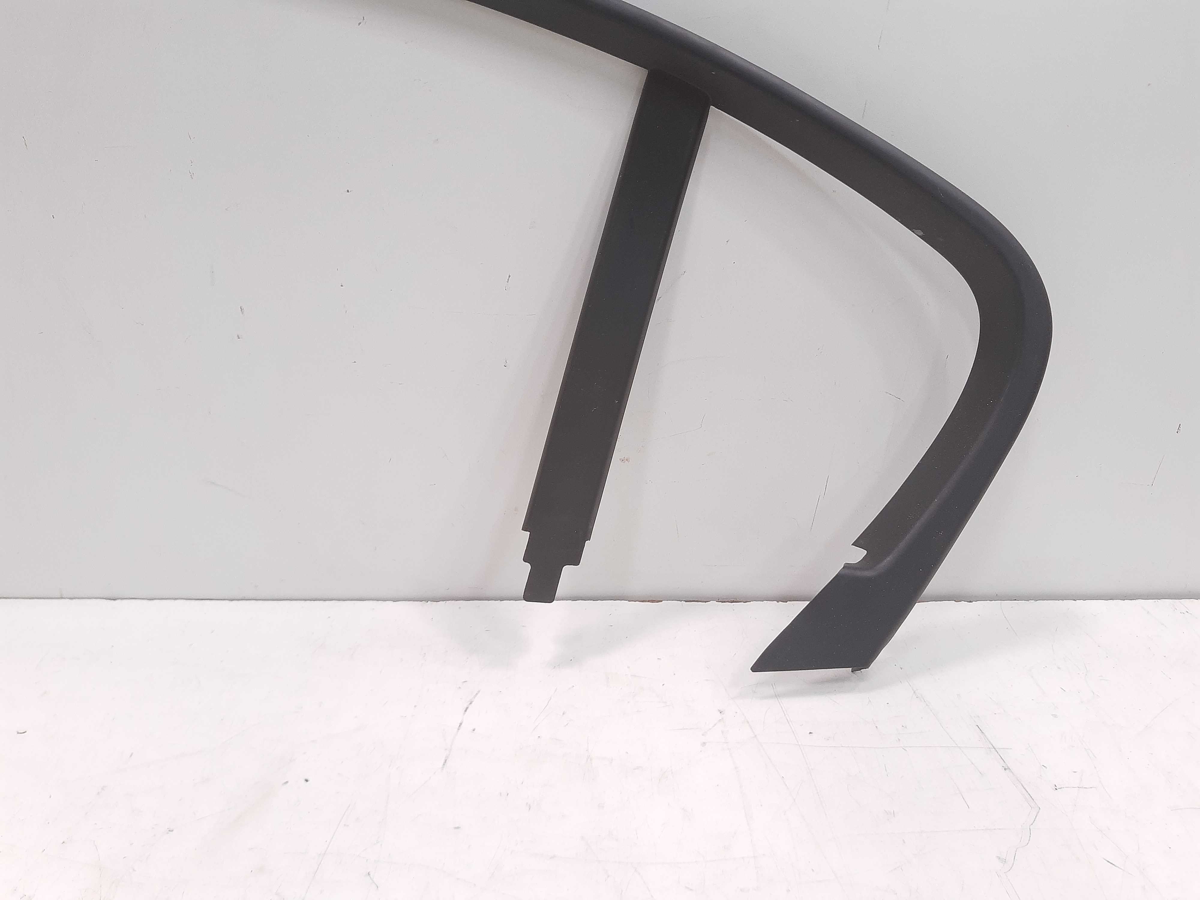Guarnição Traseira Direita Bmw 320i E90 2006 2007 Á 2012