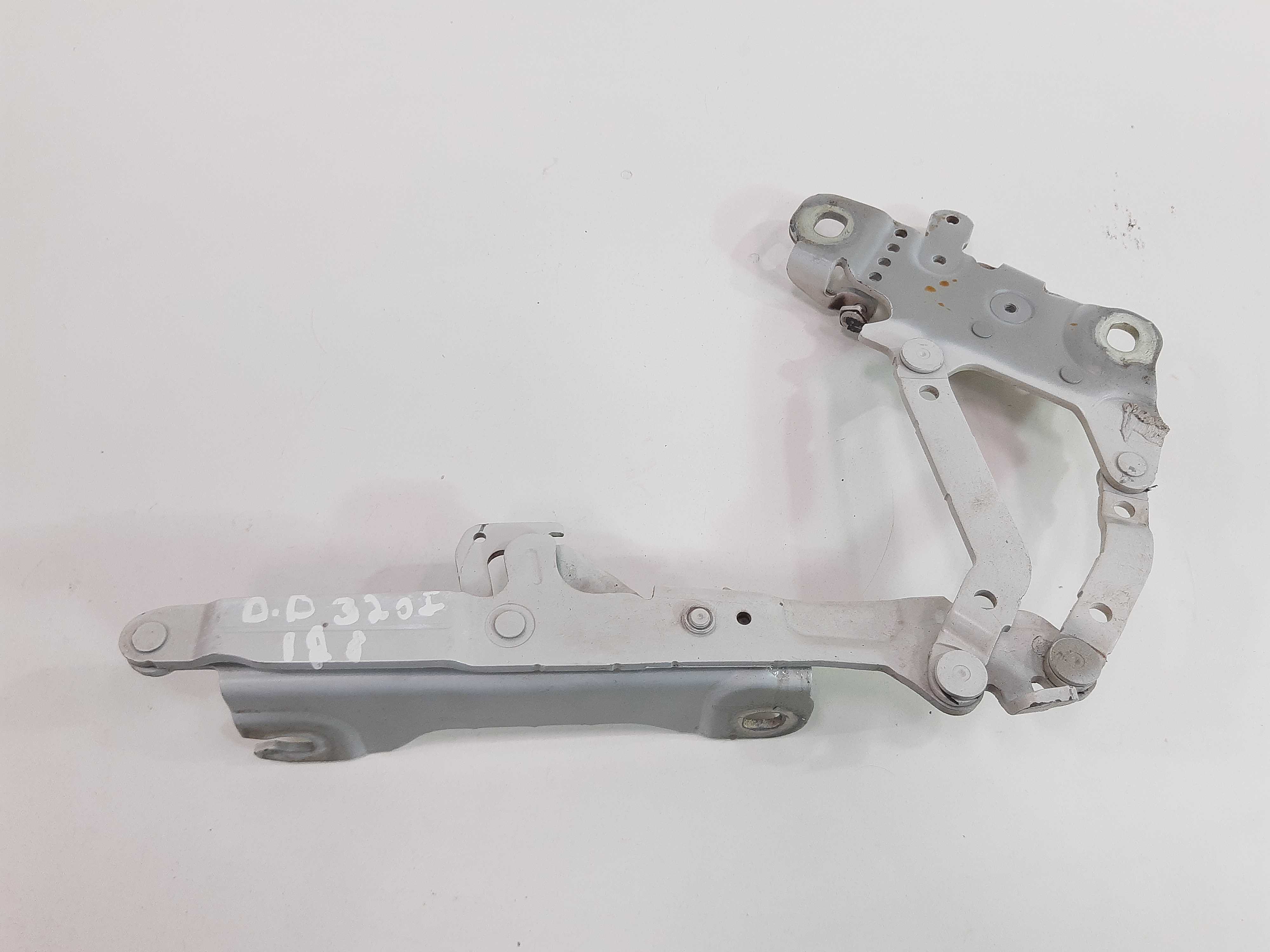 Dobradiça Direita Capô  Bmw 320i 2013 2014 2015 2016 2017