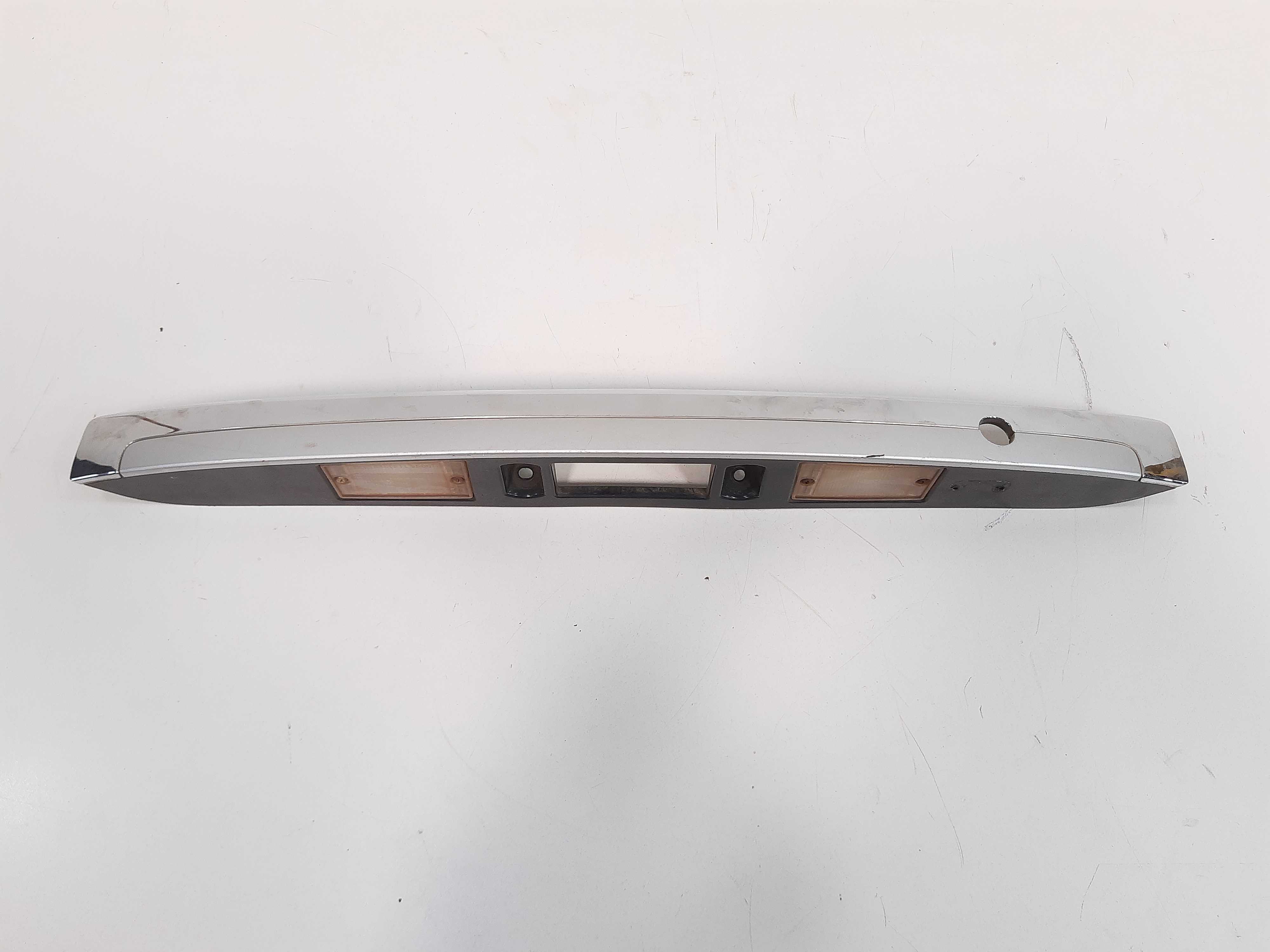 Friso Tampa Traseira Luz Placa Kia Sorento 2004 A 2009