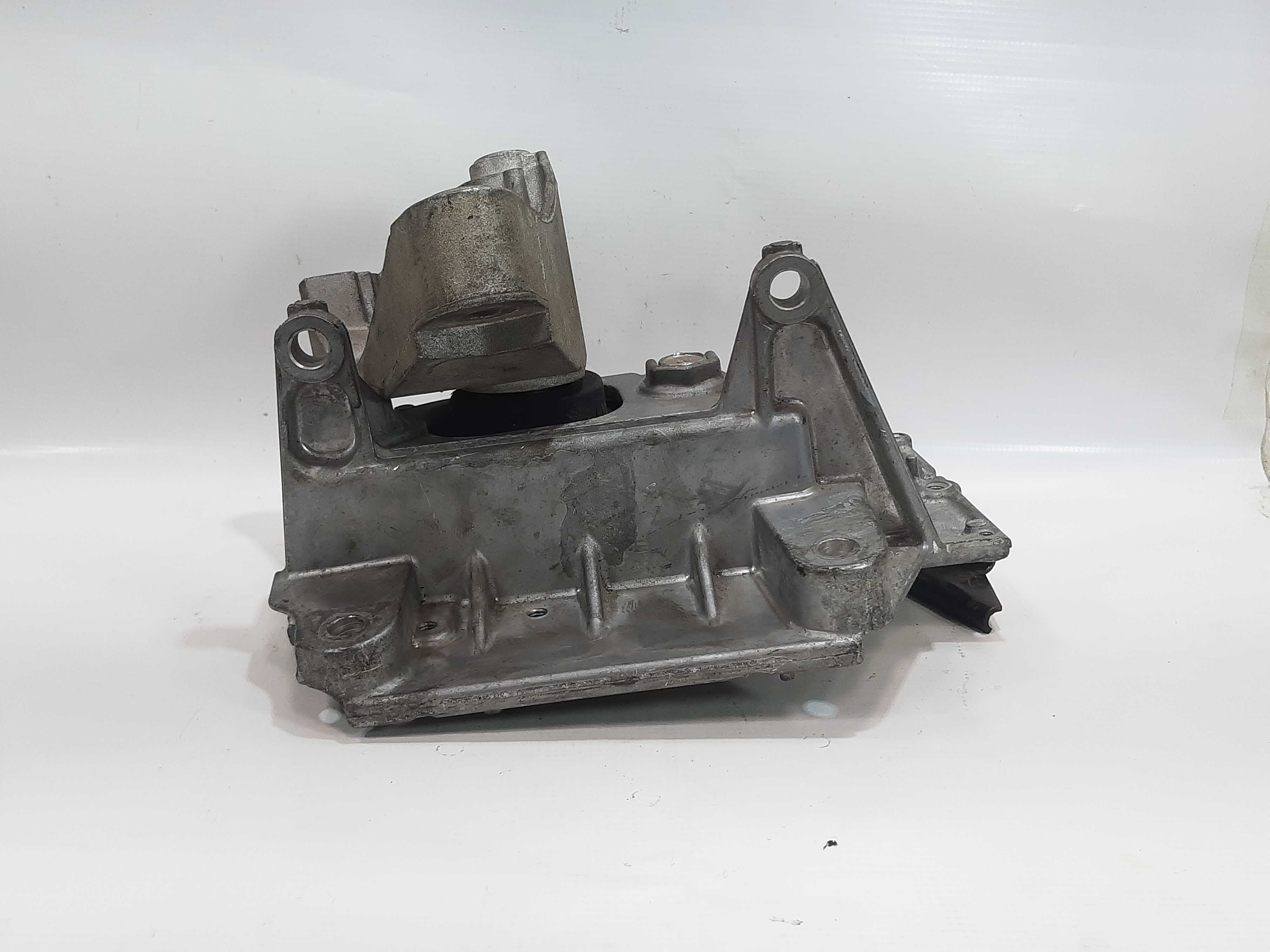 Suporte coxim Nissan Tiida