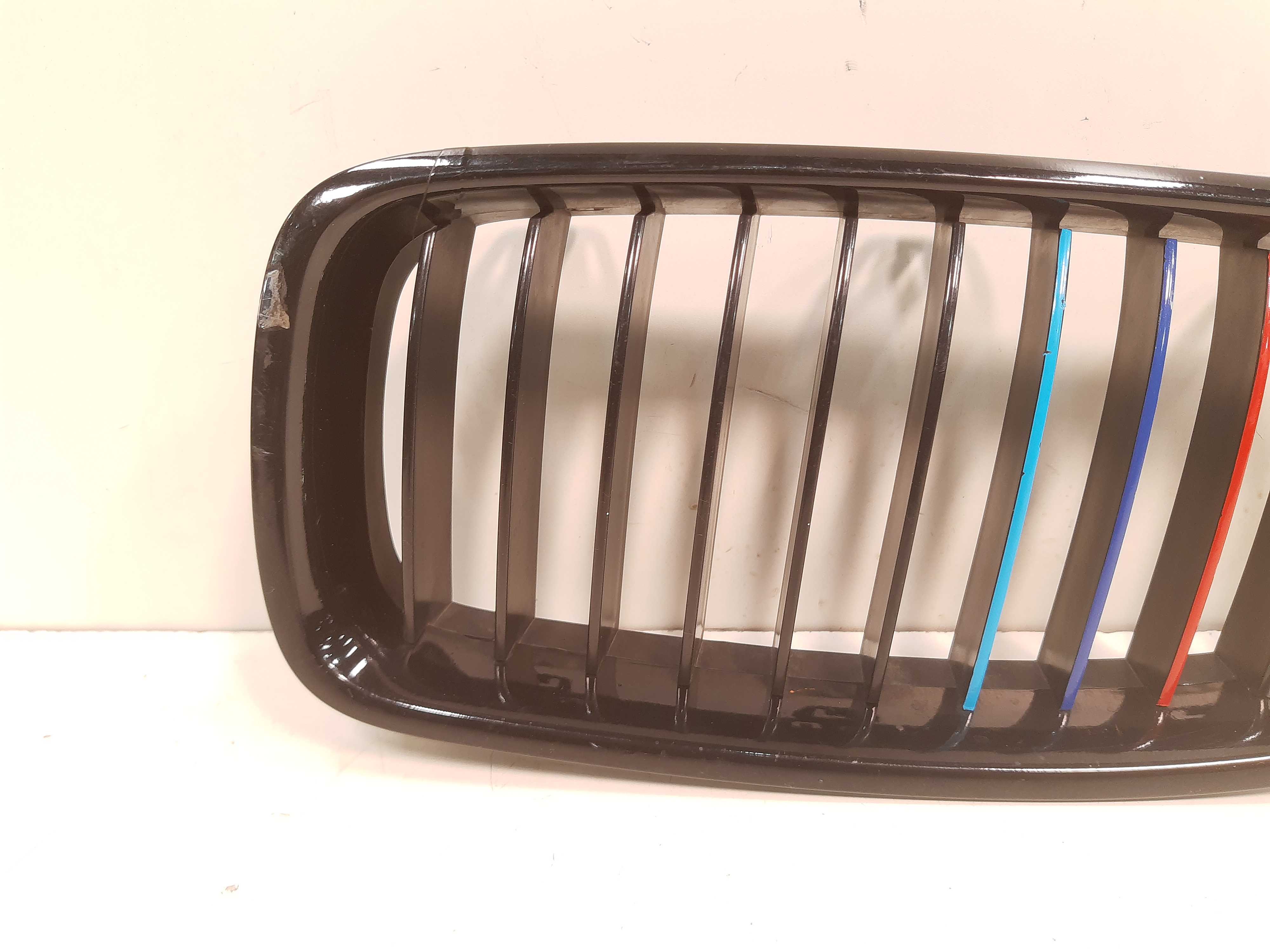 Grade Para-choque Esquerdo Bmw 135i Coúpe 2006 2007  Á 2011