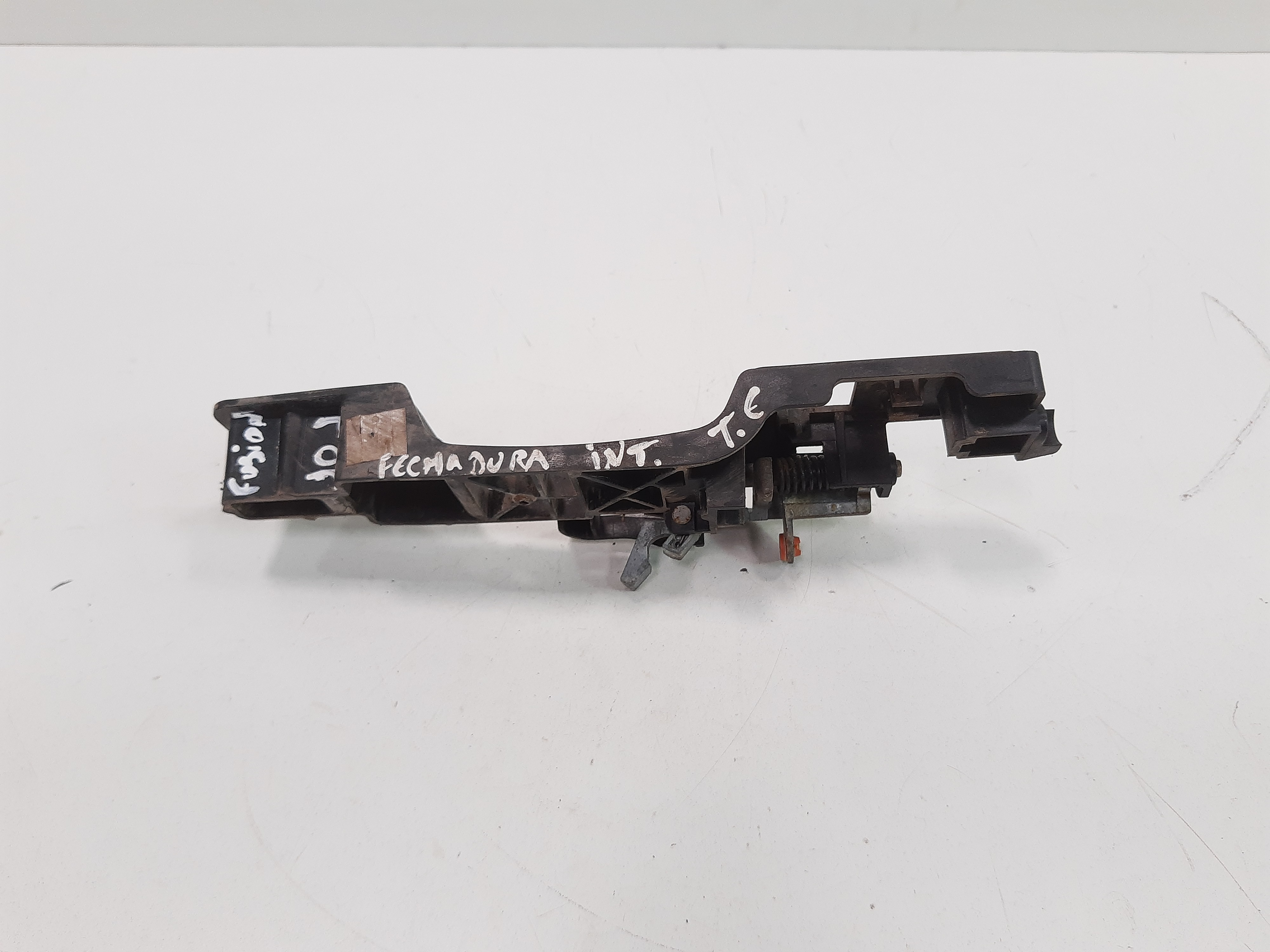 Suporte Maçaneta Traseira Esquerda Ford Fusion 2006 A 2011