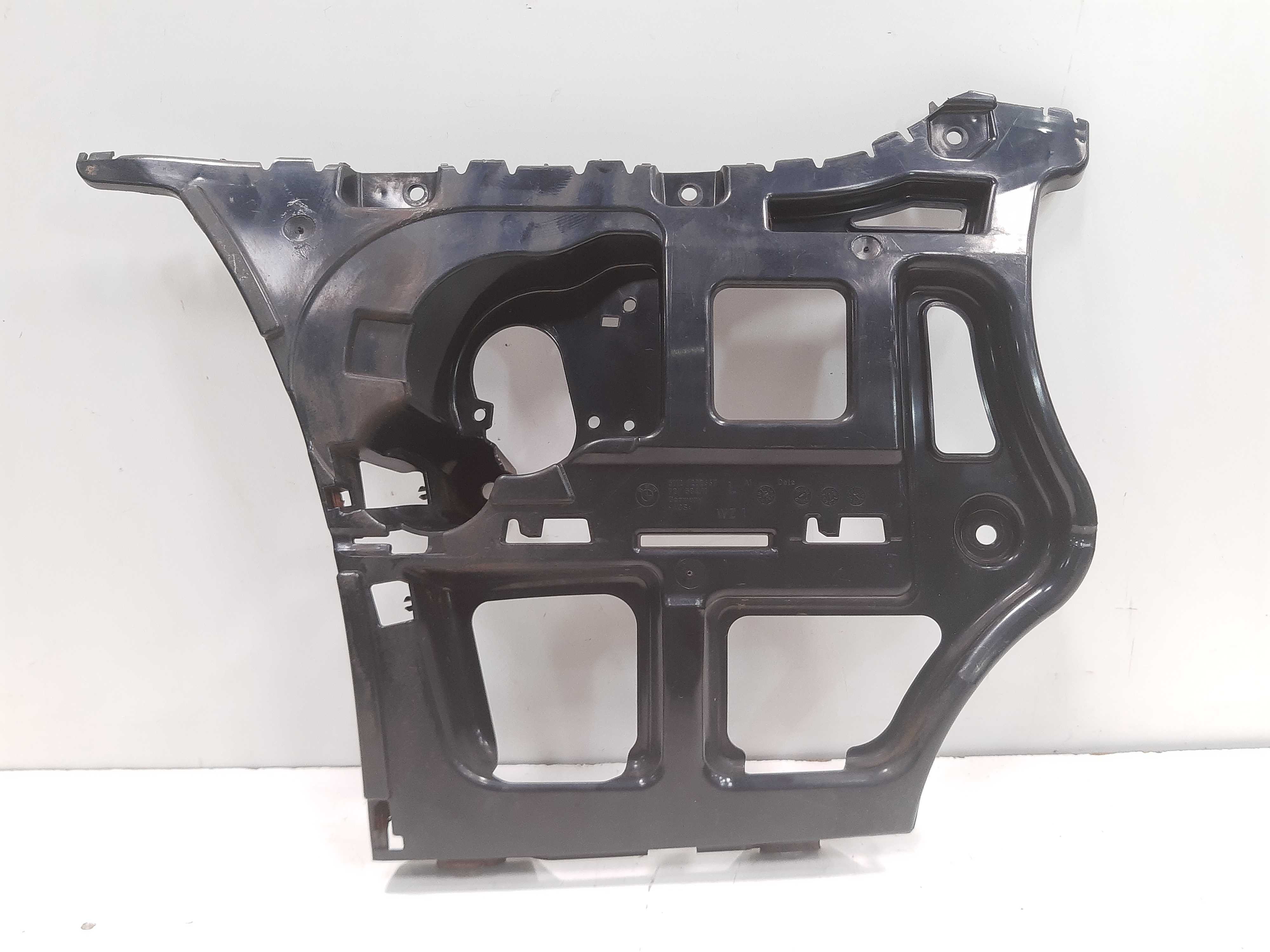 Guia Parachoque Traseiro Esquerdo Bmw 320i 2006 Á 2012 Xx