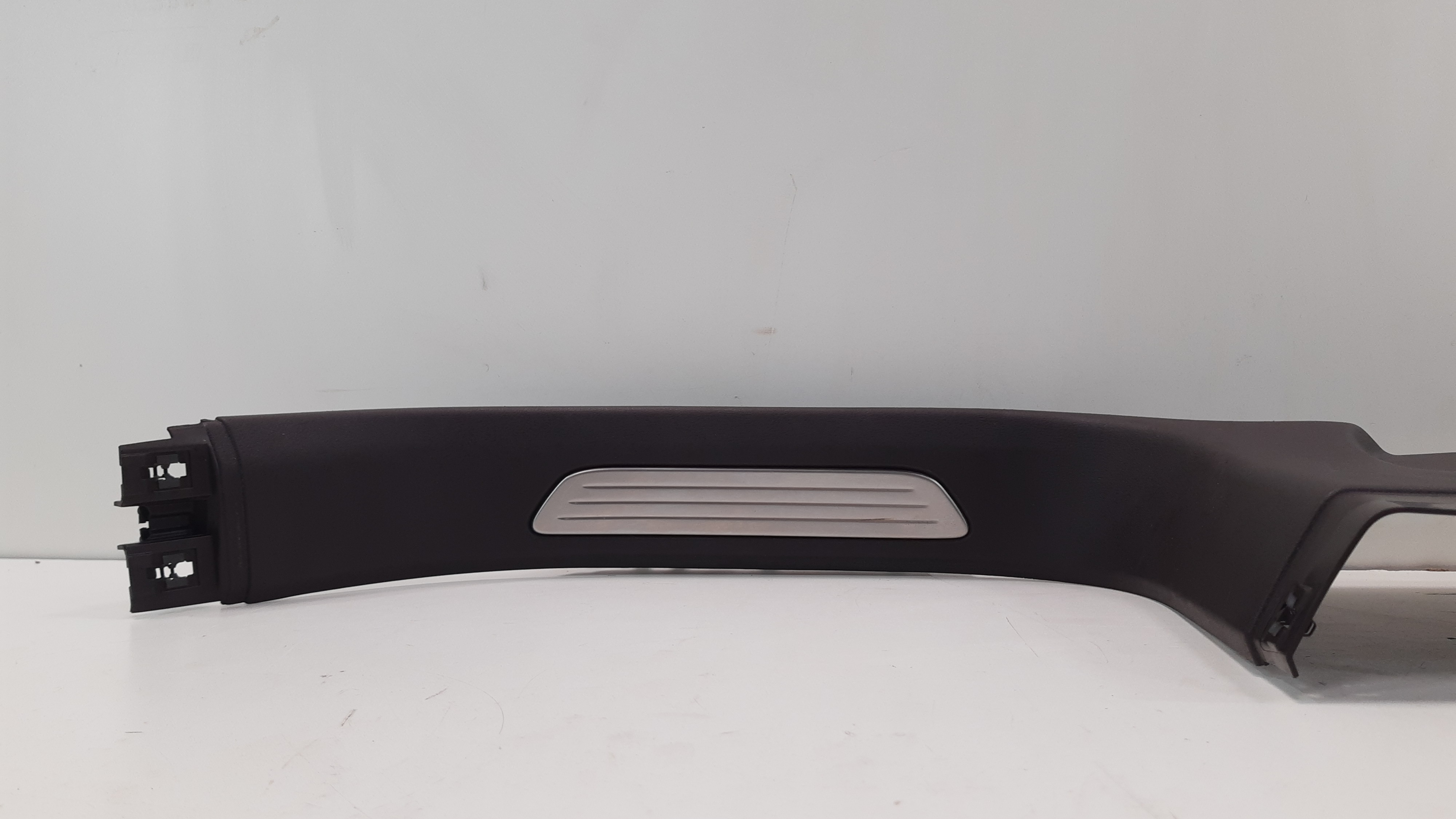 Soleira Interna Traseira Direita Porsche Cayenne 2011 Á 2015