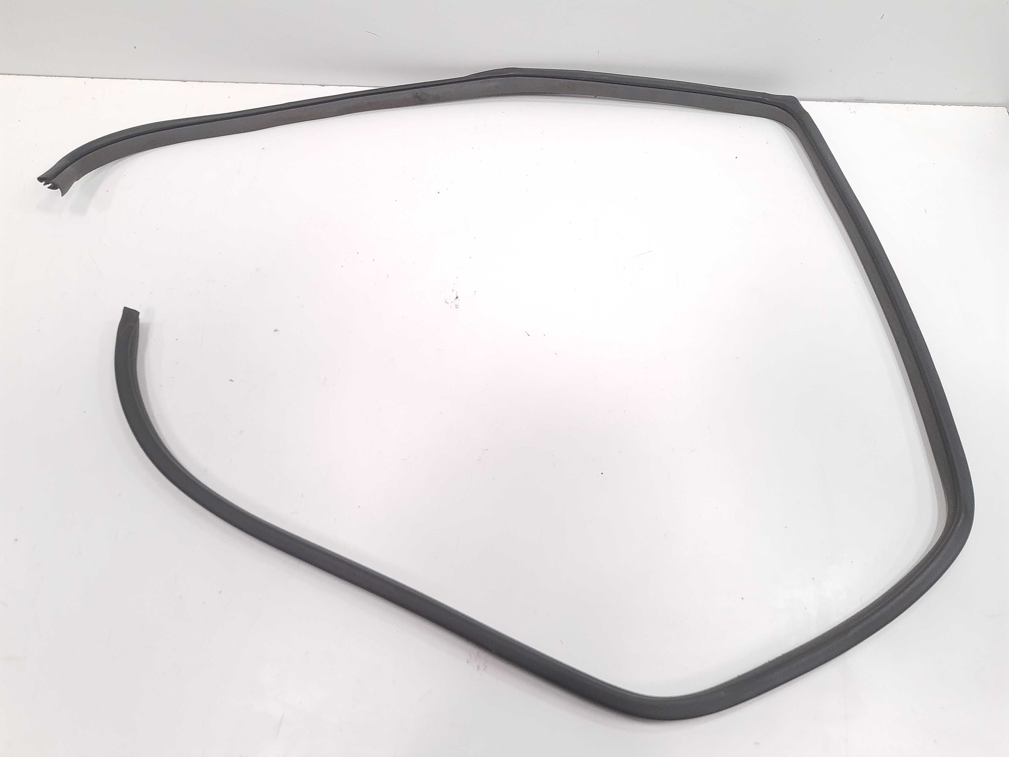 Guarnição Traseira Esquerda Hyundai Azera 2007 2008 Á 2011