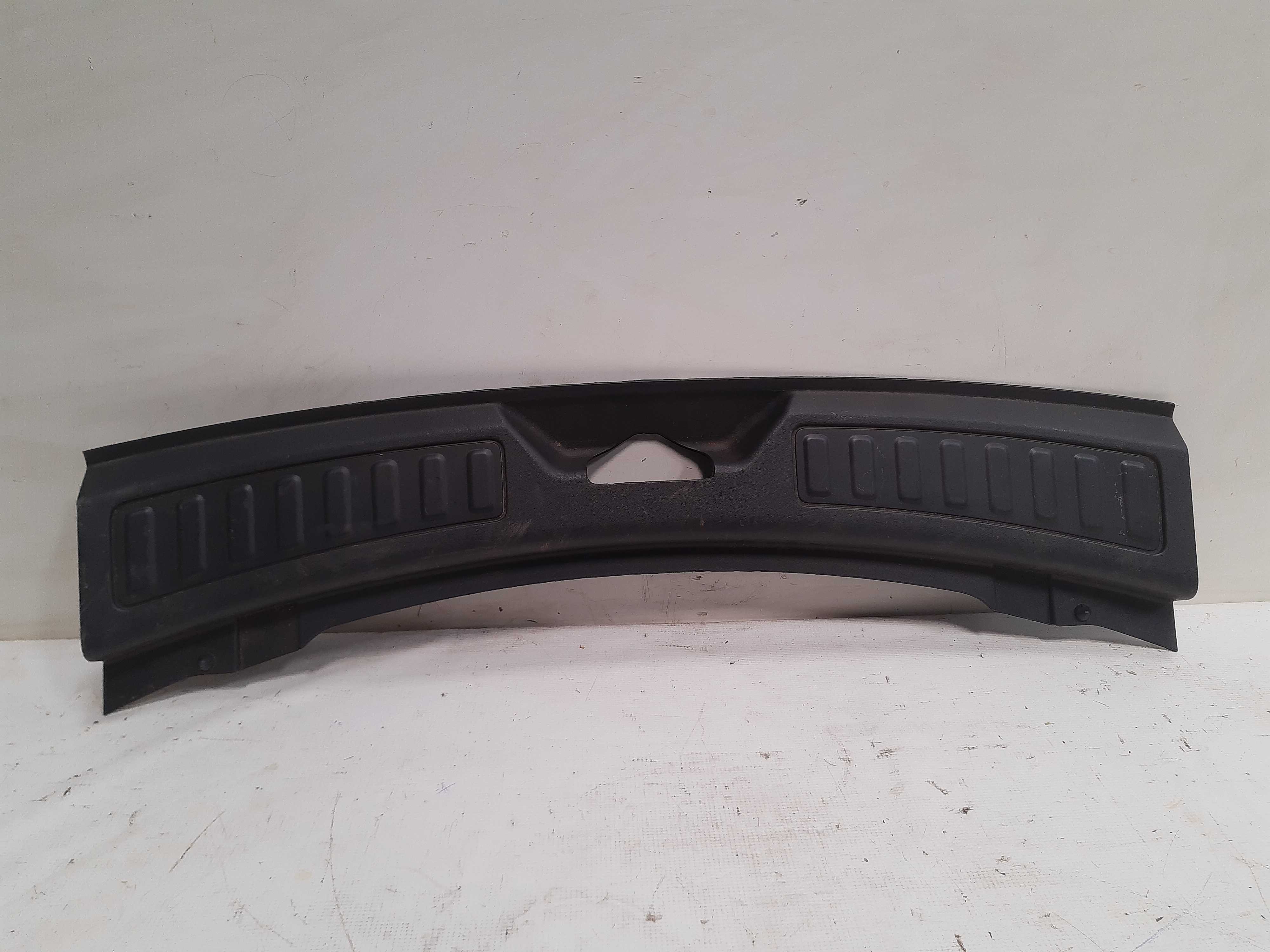 Moldura Soleira Tampa Traseira Discovery Sport 2015 A 2018