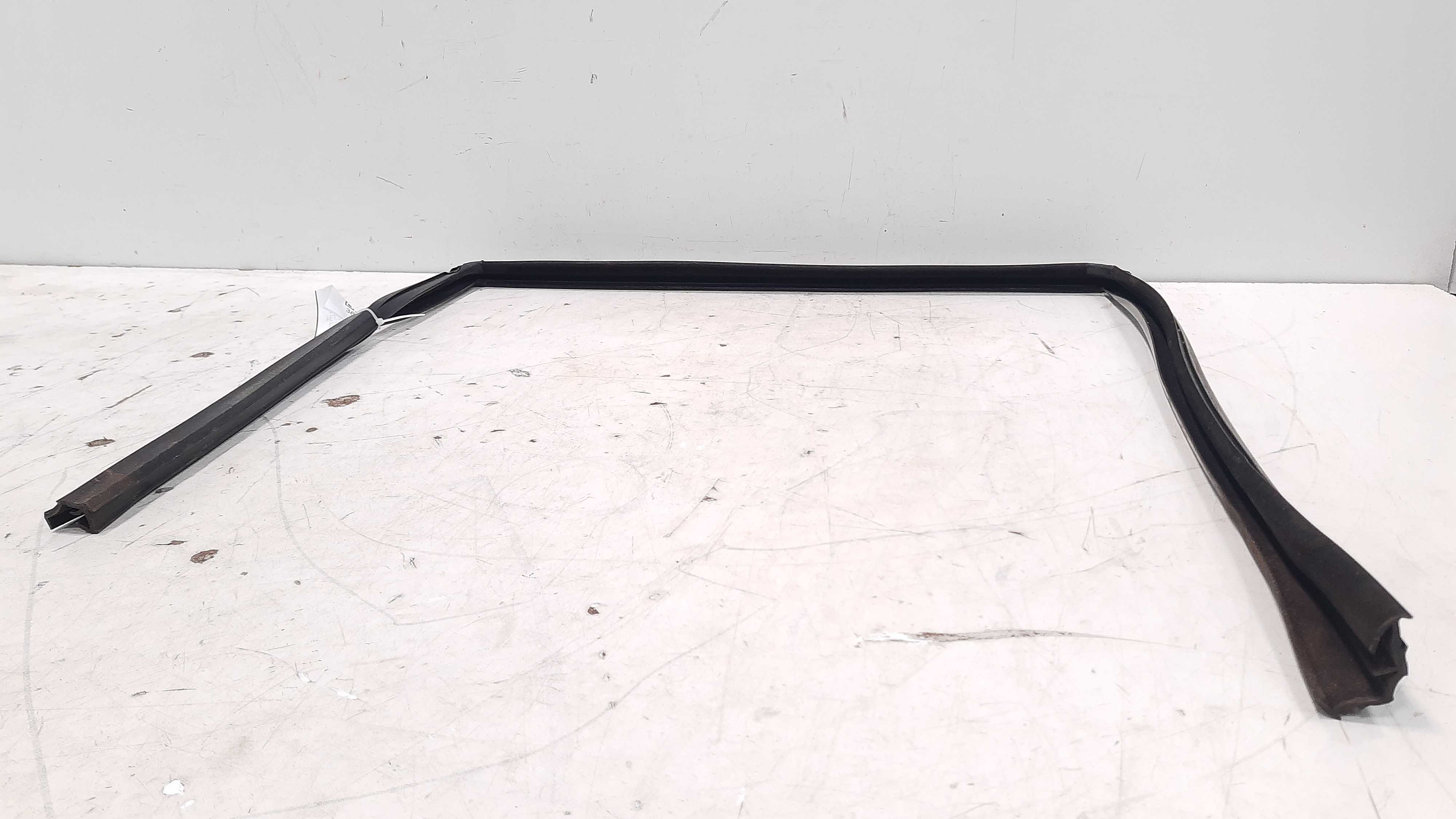Guarnição Traseira Esquerda Mercedes Ml 350 2006 2007 Á 2009