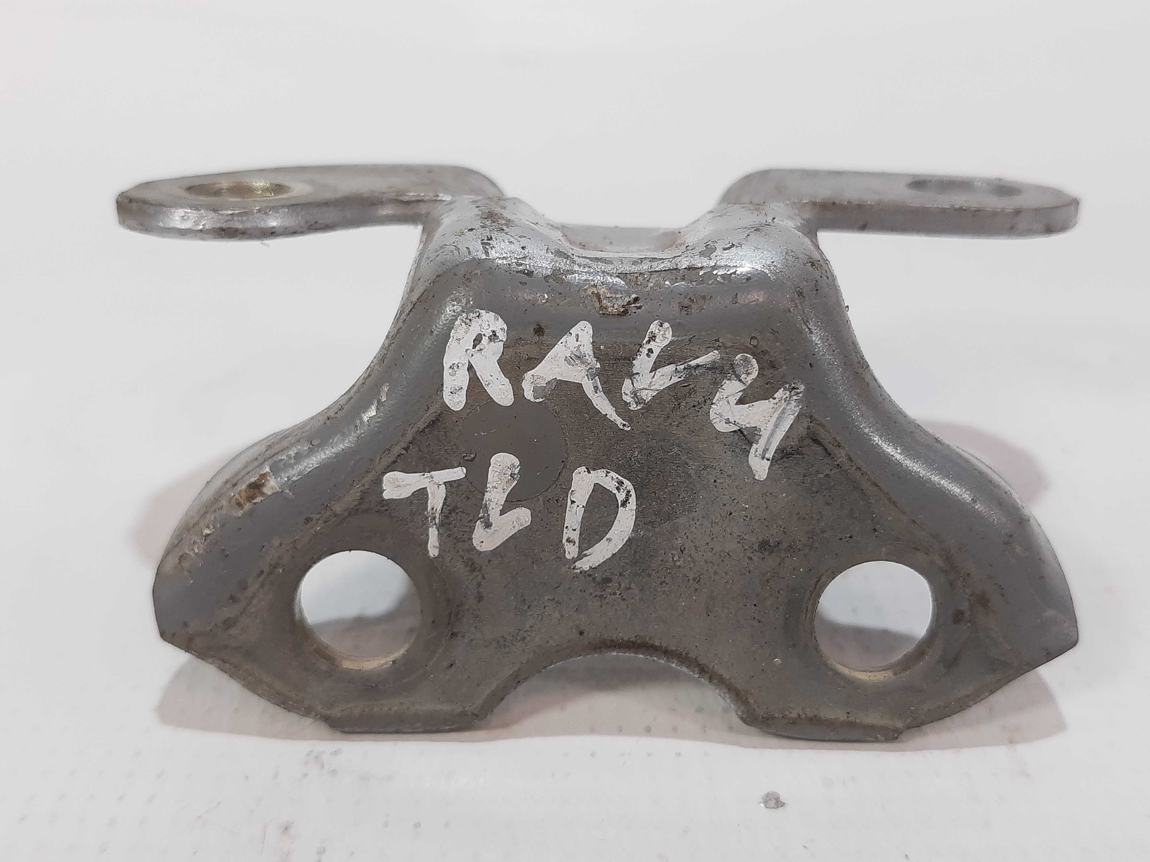 Dobradiça Porta Traseira Direita Toyota Rav4 2008 A 2015