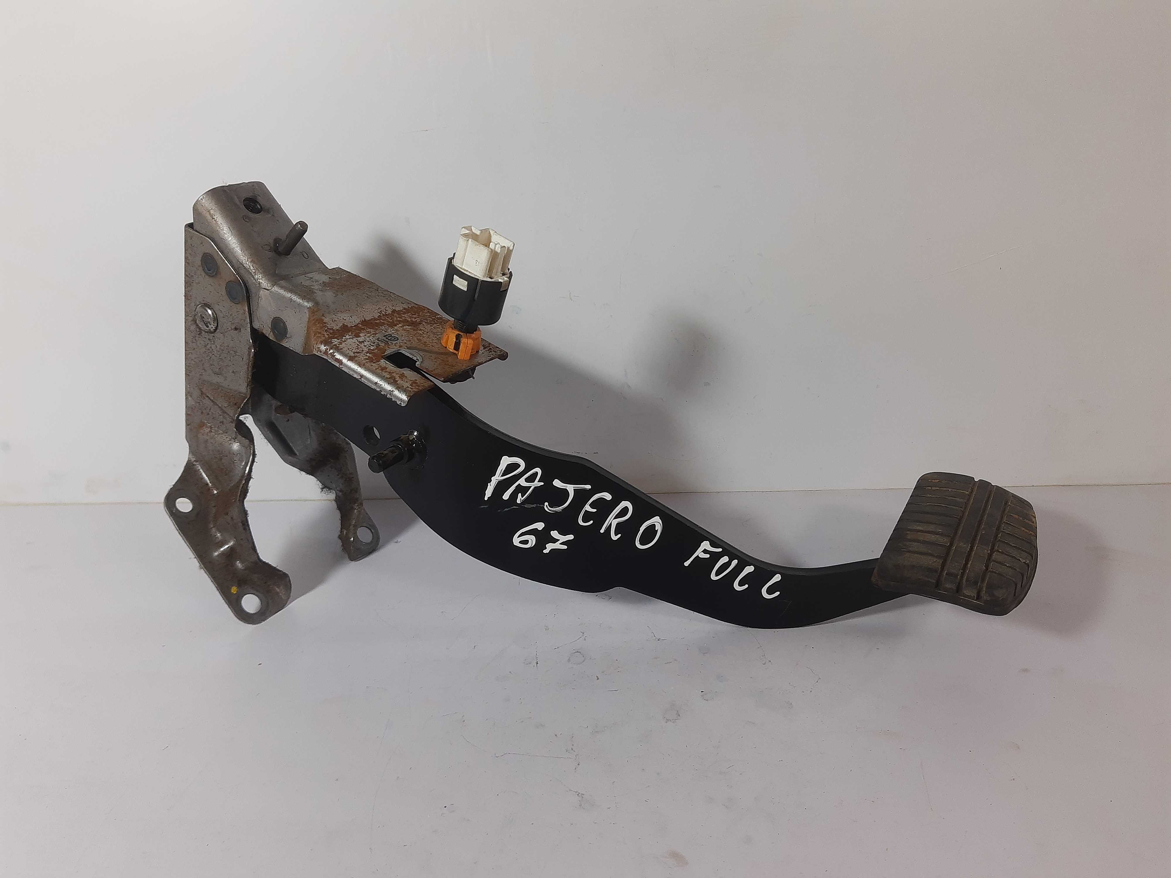 Pedal  Mitsubishi Pajero Full 2008 2009 2010 A 2018