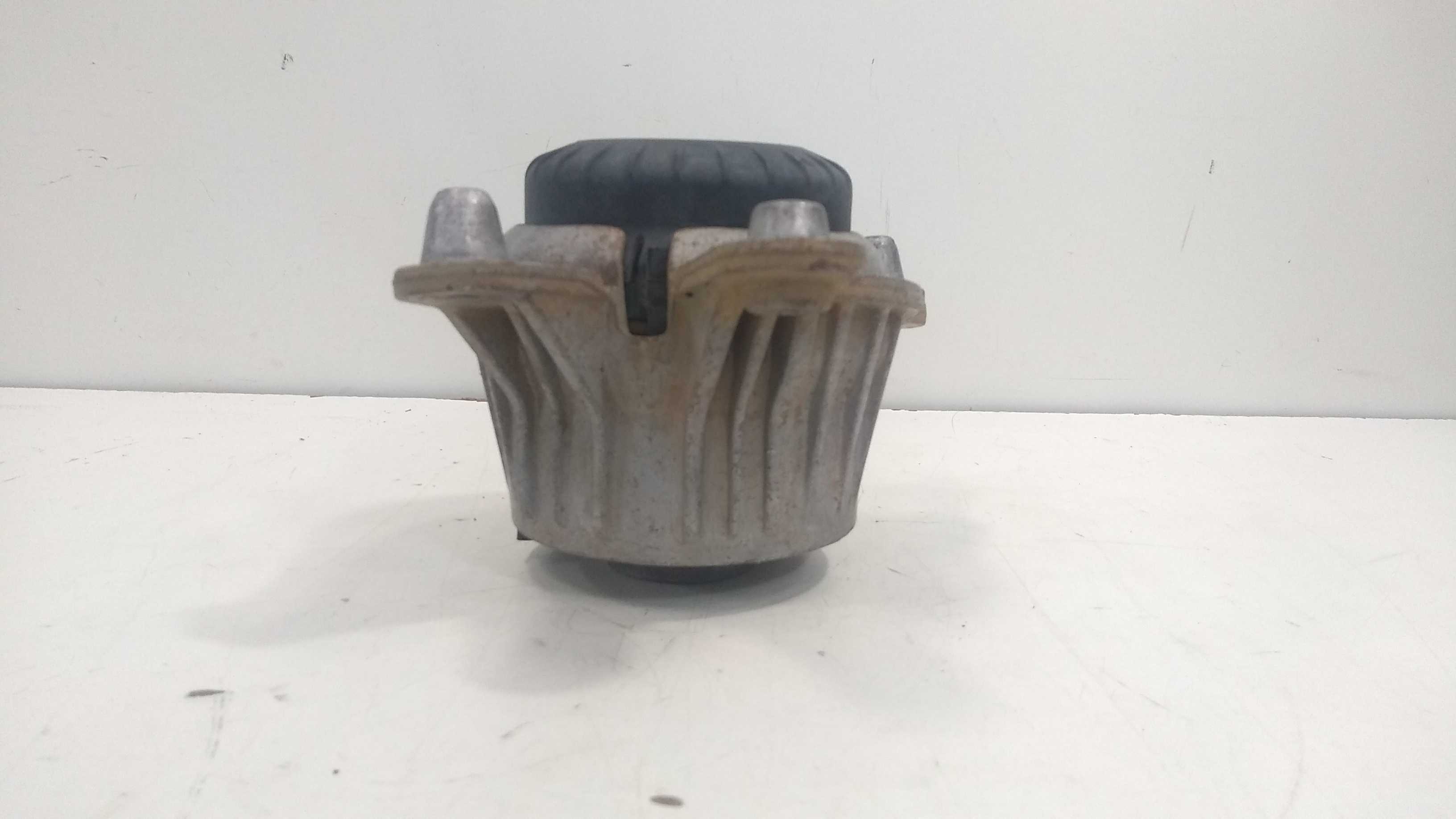 Coxim Motor Direito Mercedes C250 2.0 2015 2016 2017 2018