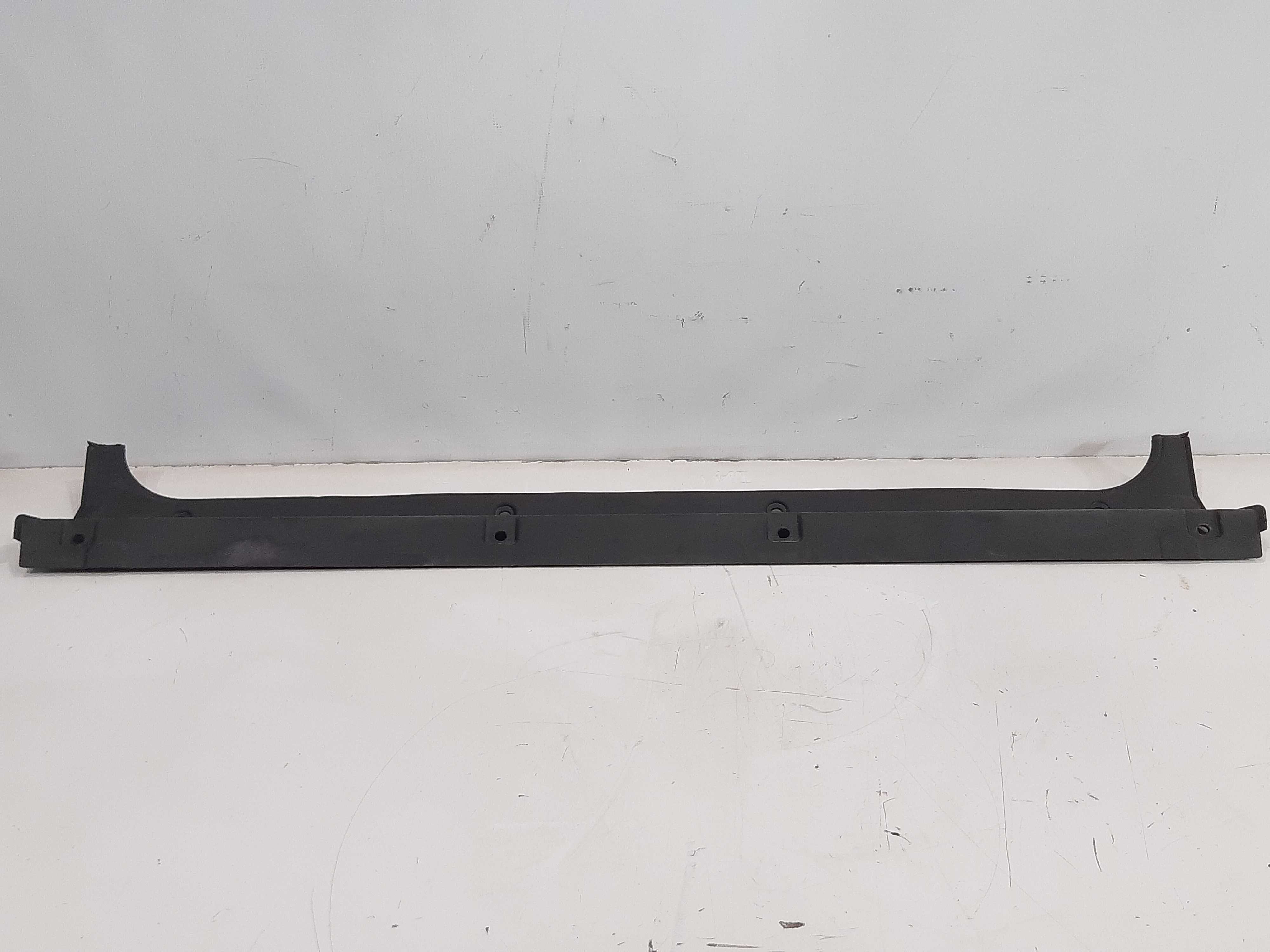Acabamento Moldura Vigia Traseiro Fiat Toro 2016 2017 A 2020