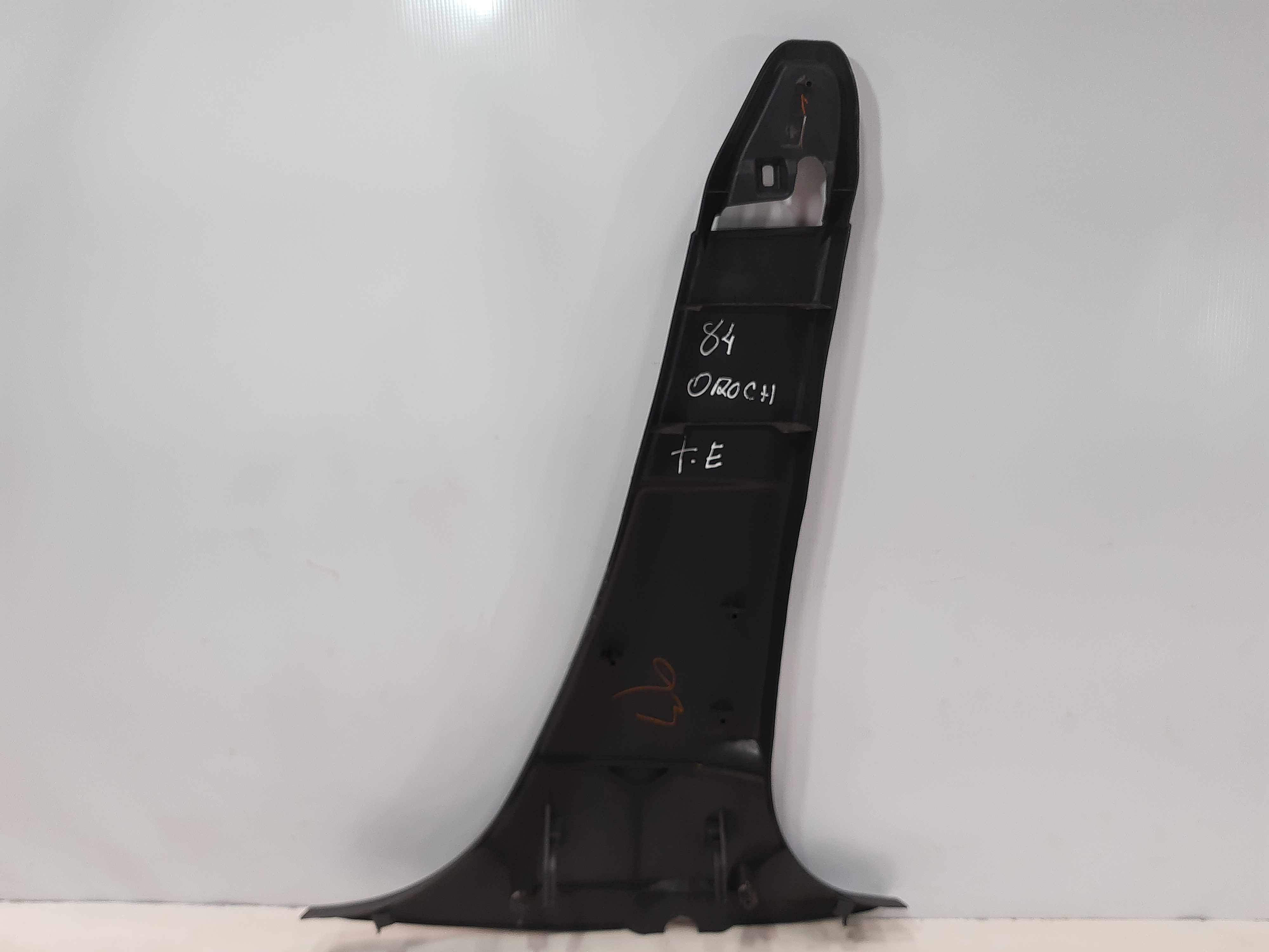 Acabamento Coluna Inferior Esquerda Renault Oroch 16 A 2019