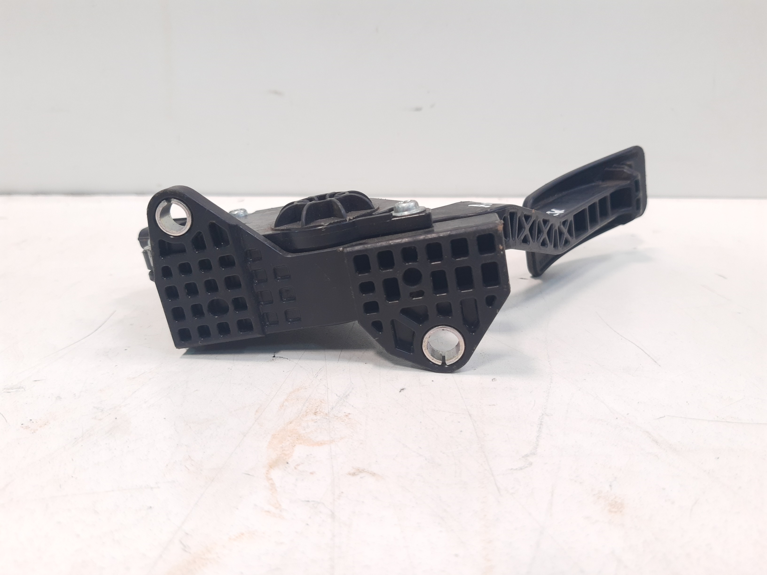Pedal Acelerador Subaru Outback 2010 2011 Á 2014 36010ag140