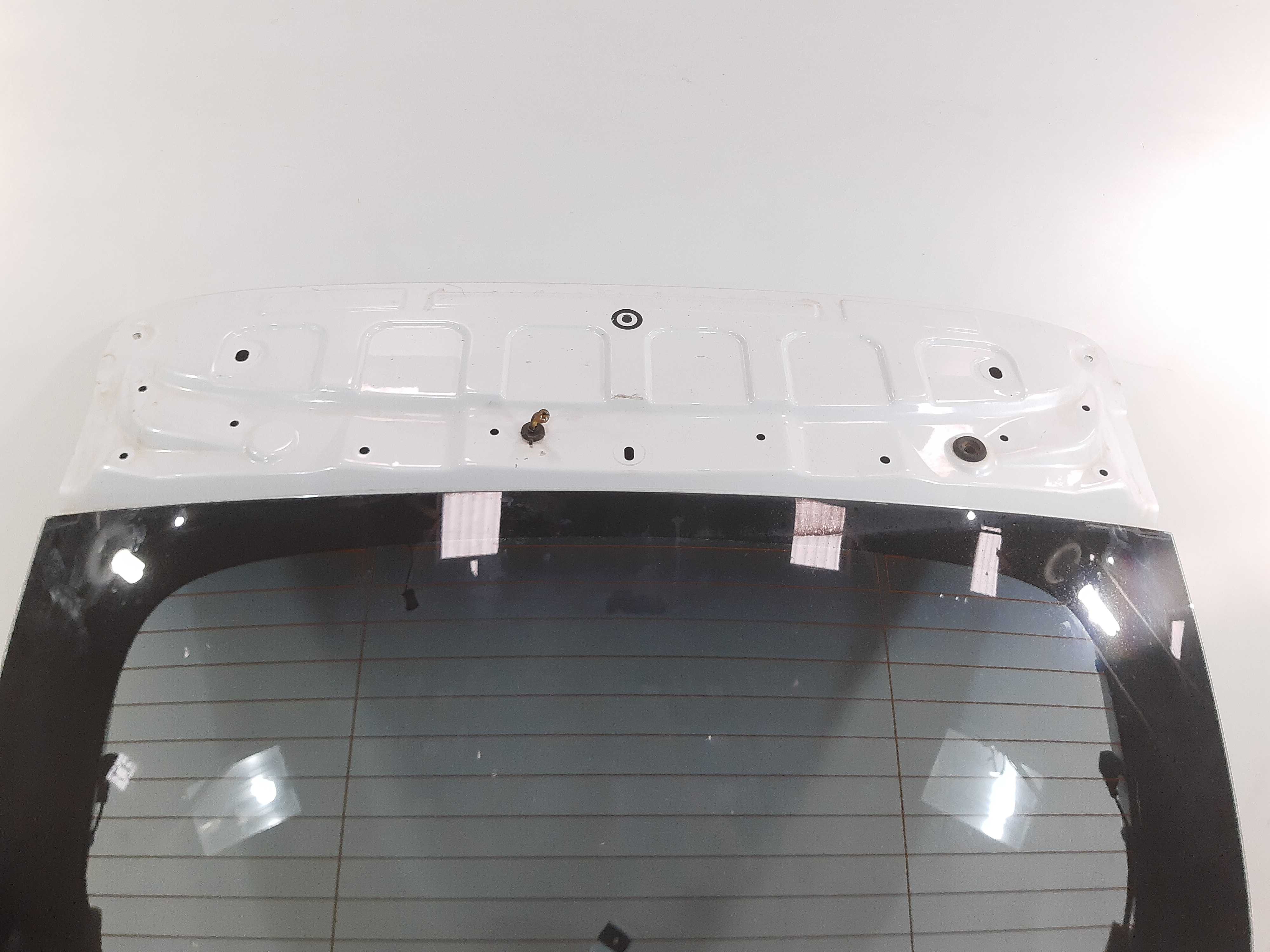 Tampa Traseira Volvo V40 2014 2015 2016 2017 2018 2019
