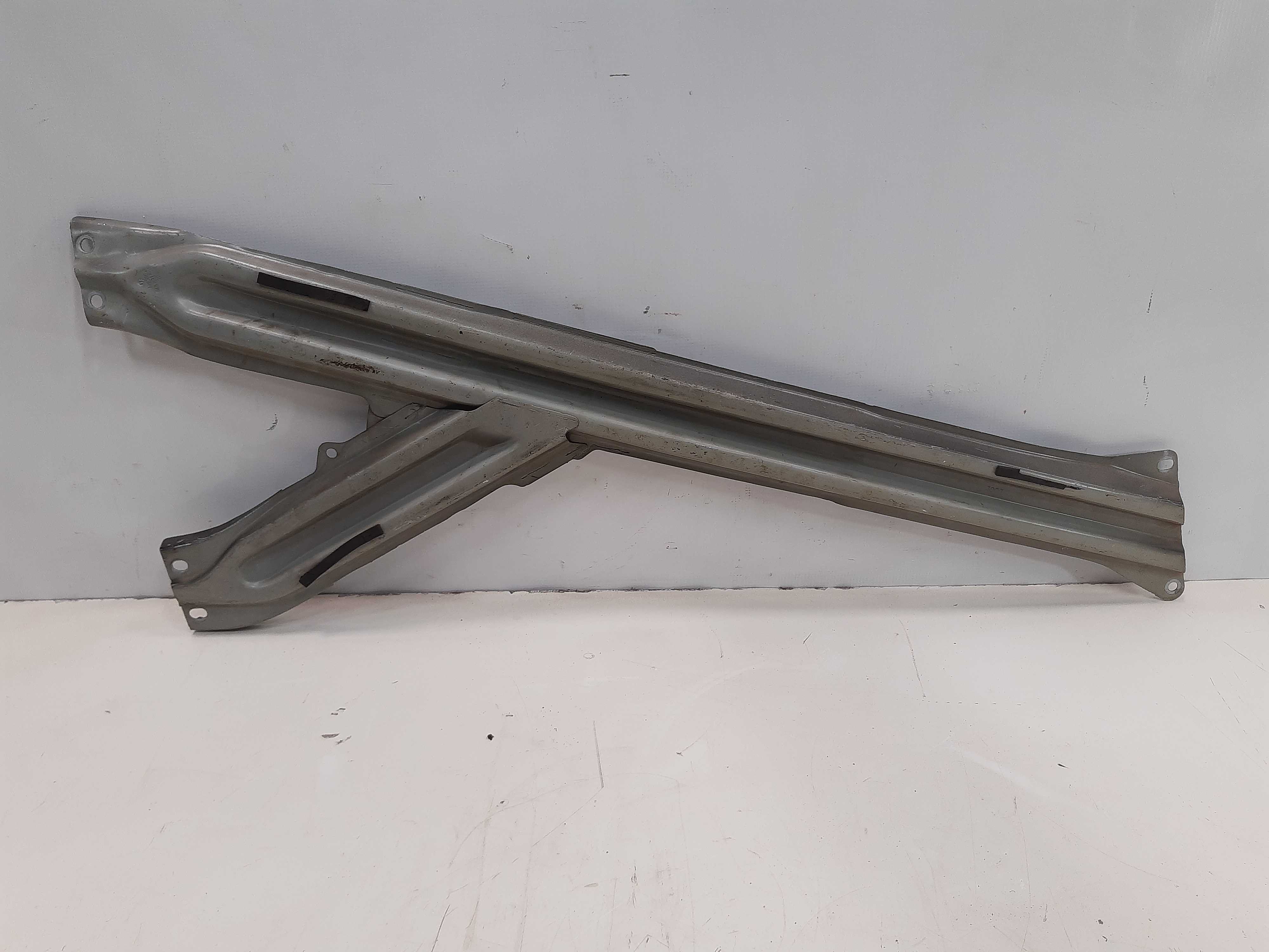 Suporte Frentão Dianteiro Esquerdo Vw Jetta 2007 2008 A 2011