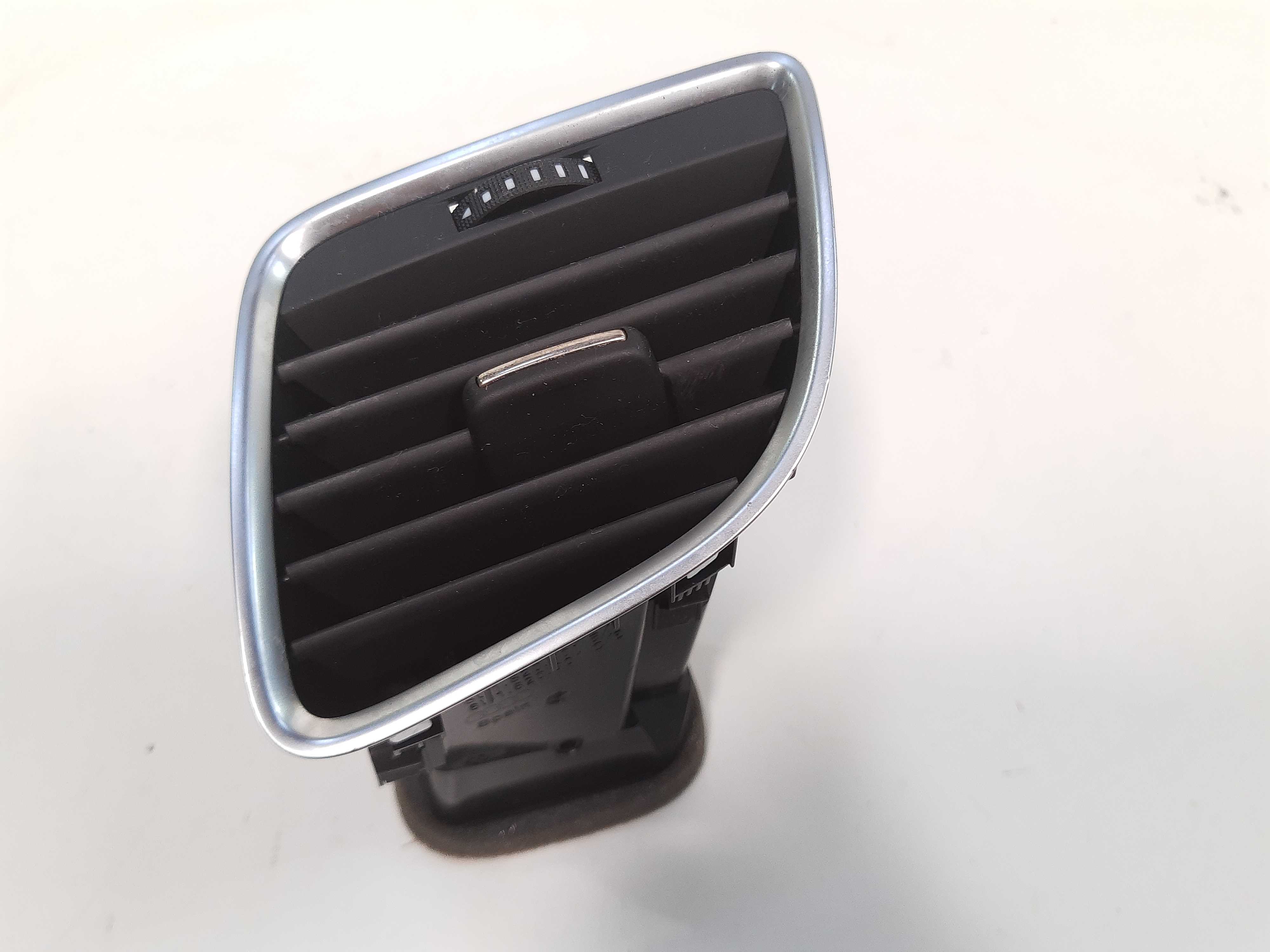 Difusor Ar Condicionado Dianteiro Esq Audi Q3 2014 Á 18 Xx