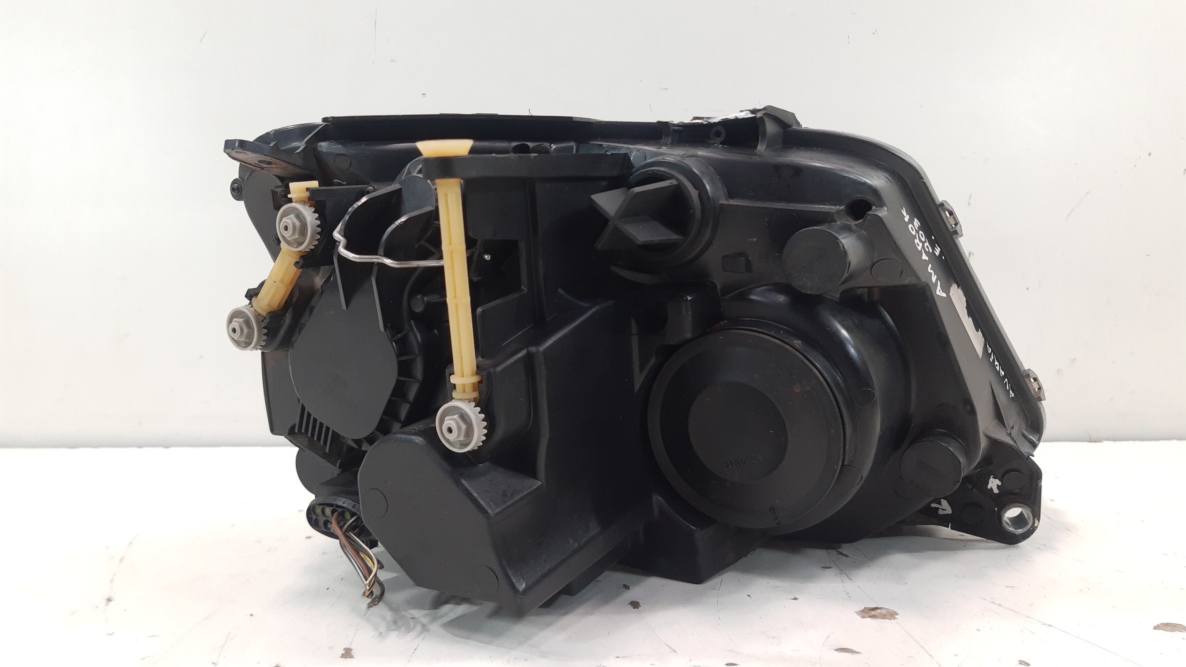Farol Esquerdo Volkswagen Amarok 2011 Á 2016 C/avaria Xx