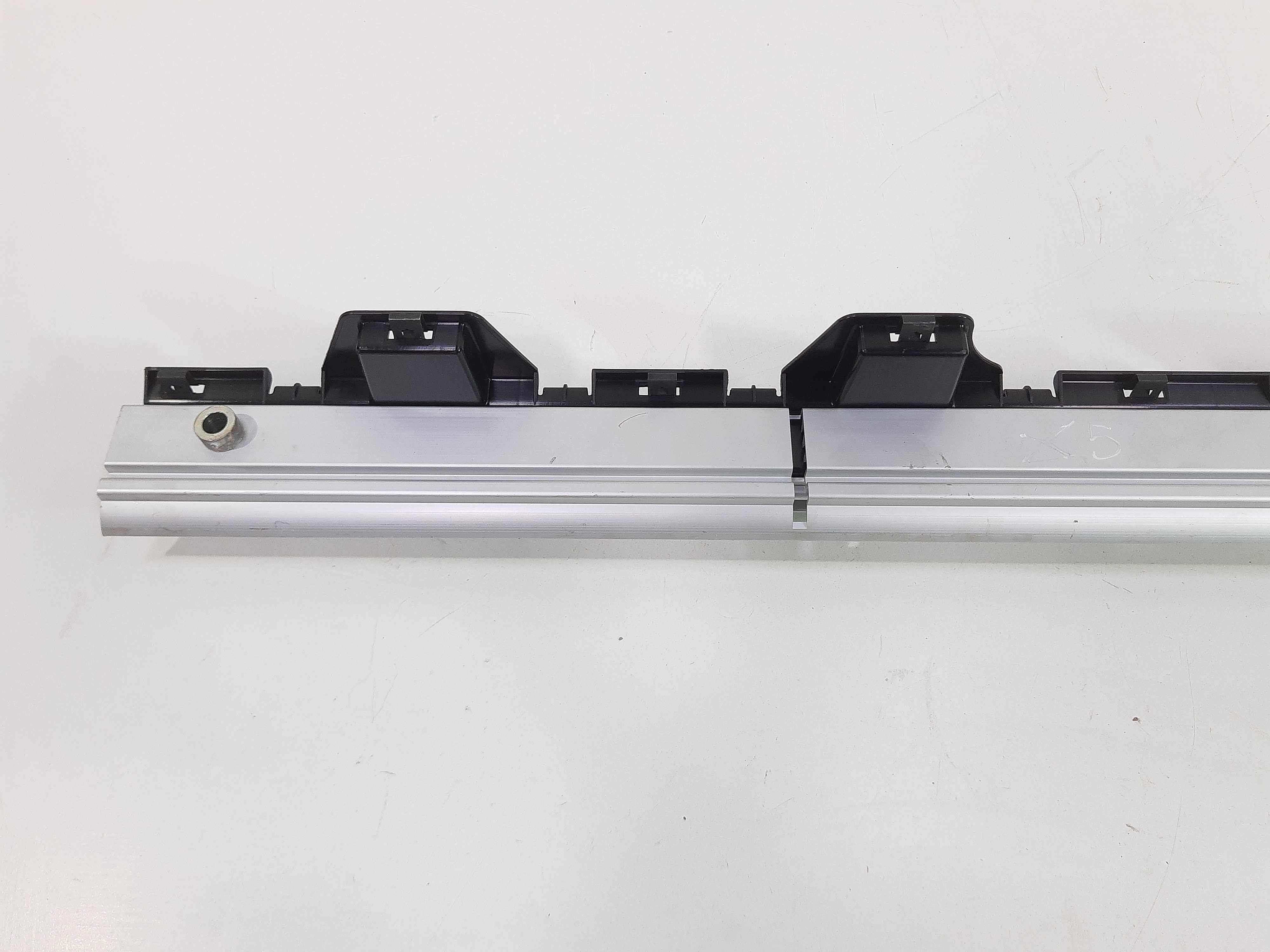 Trilho Direito Porta Malas Bmw X5 2007 2008 2009 2010