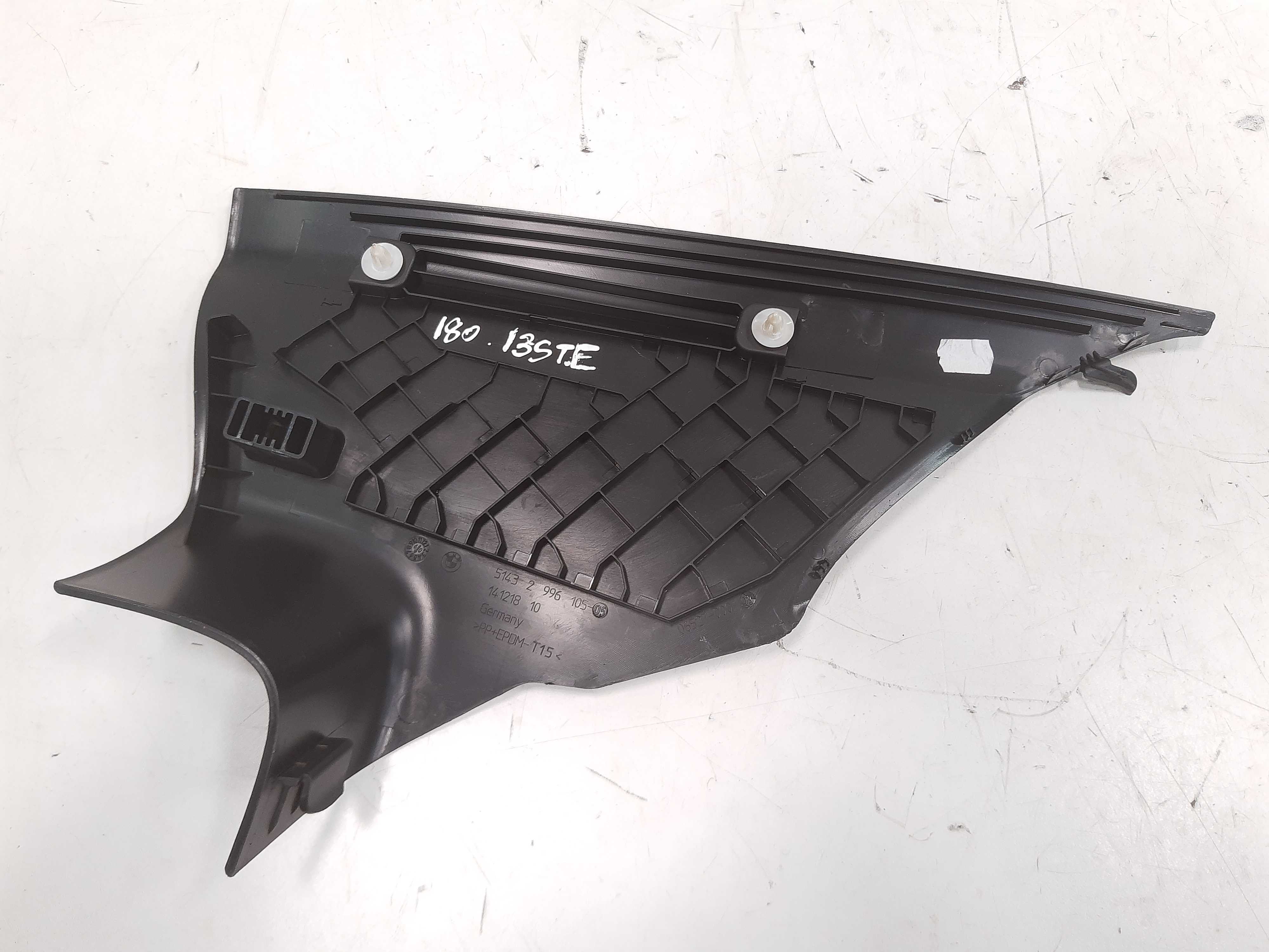 Acabamento Interno Coluna Esquerda Bmw 135i 2006 Á 2011 Xx Preto