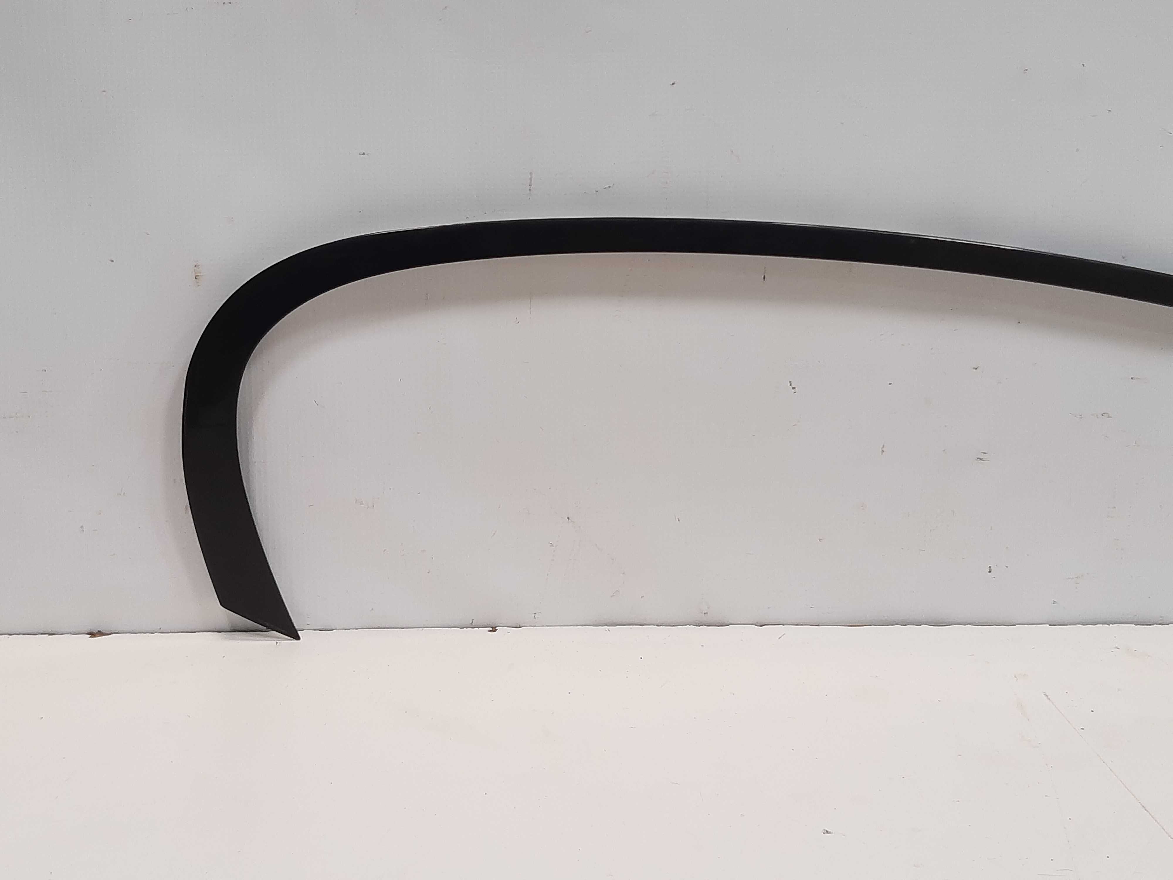 Moldura Vidro Porta Traseira Direita Bmw 750i 2011 A 2015