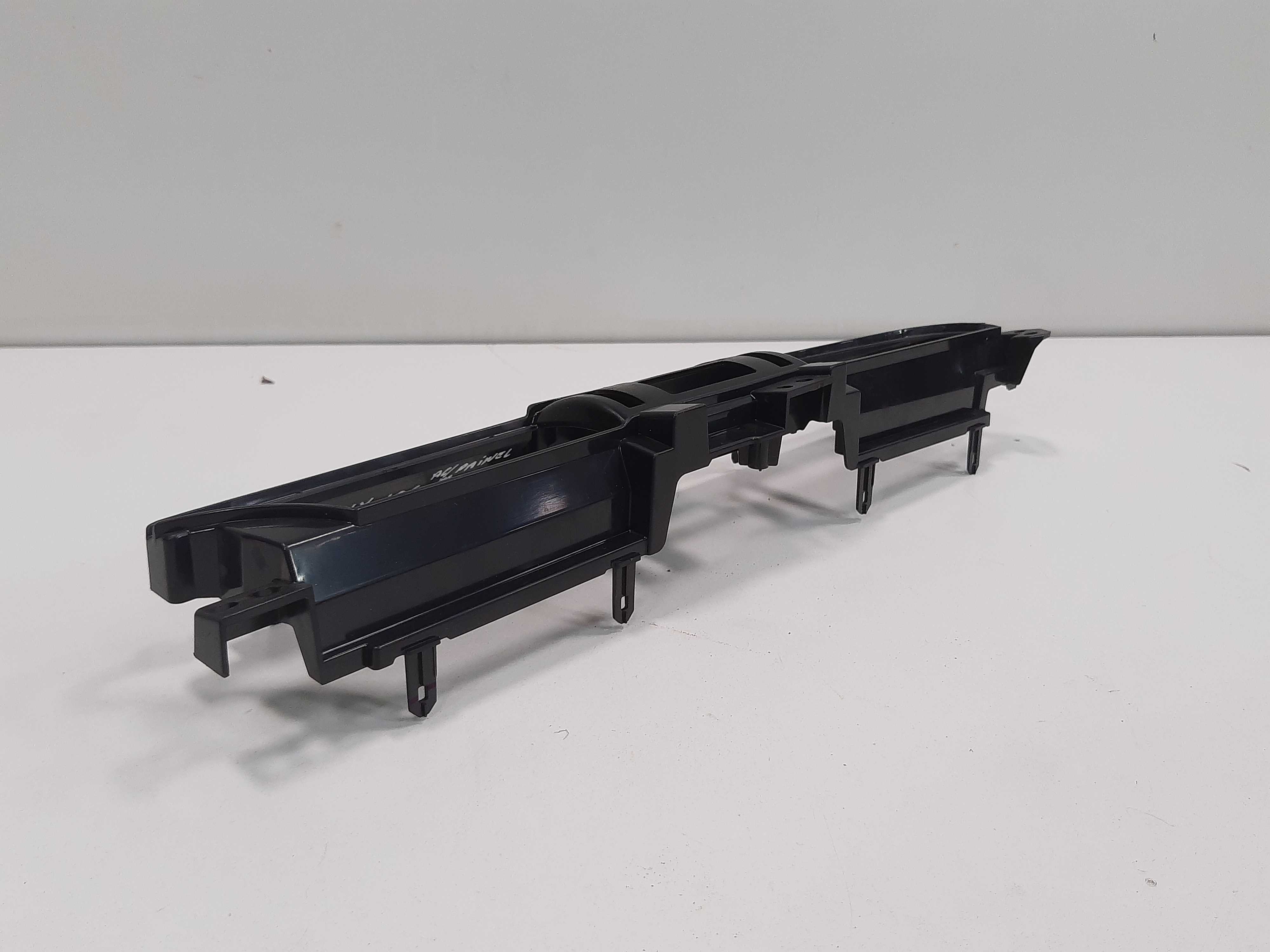 Acabamento Moldura Difusor Central Toyota Hilux 2016 A 2020
