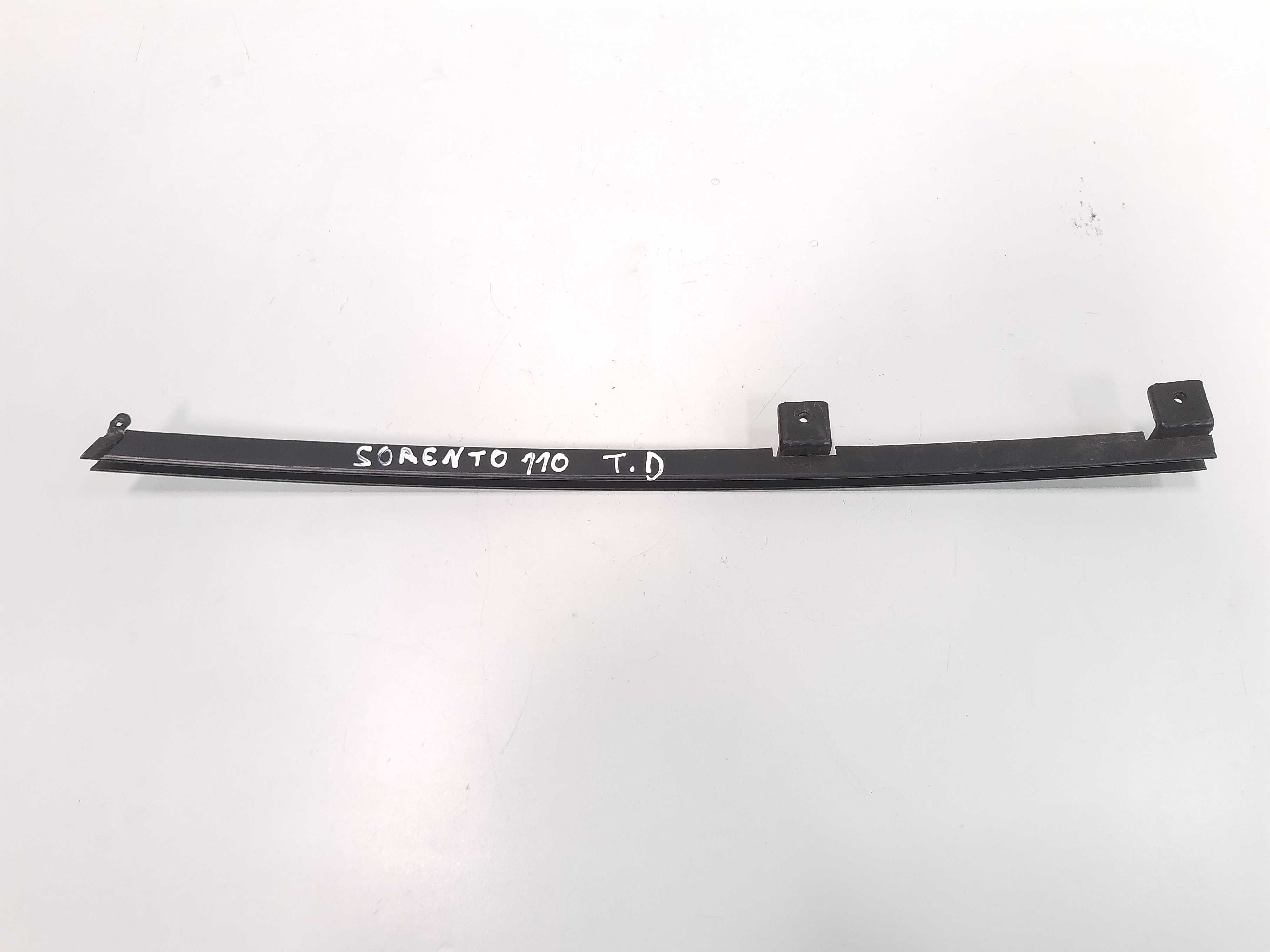 Suporte Vidro Lateral Vigia Traseiro D. Sorento 2004 A 2009