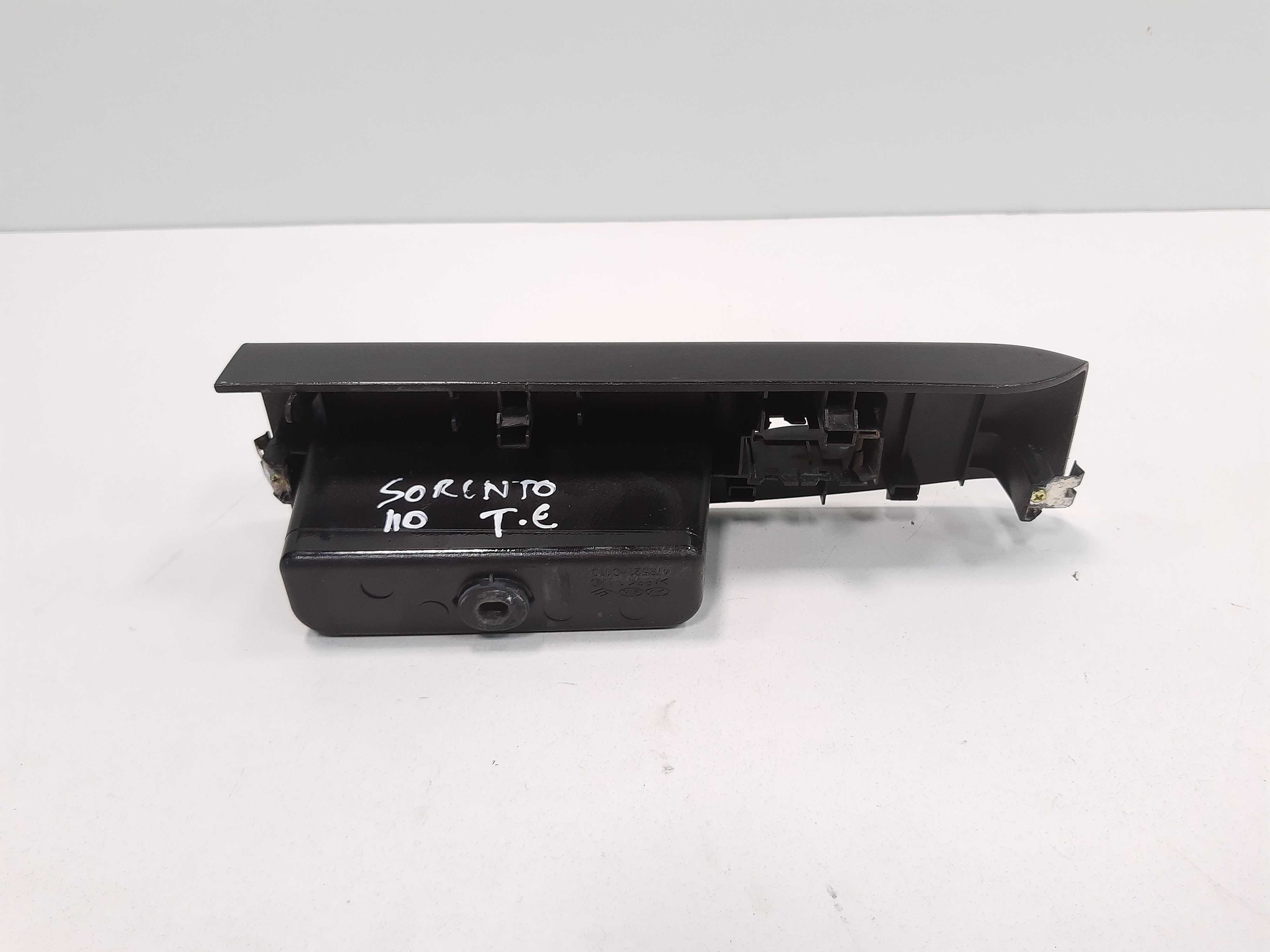 Moldura Puxador Porta Traseira Esquerda Kia Sorento 04 Á 09