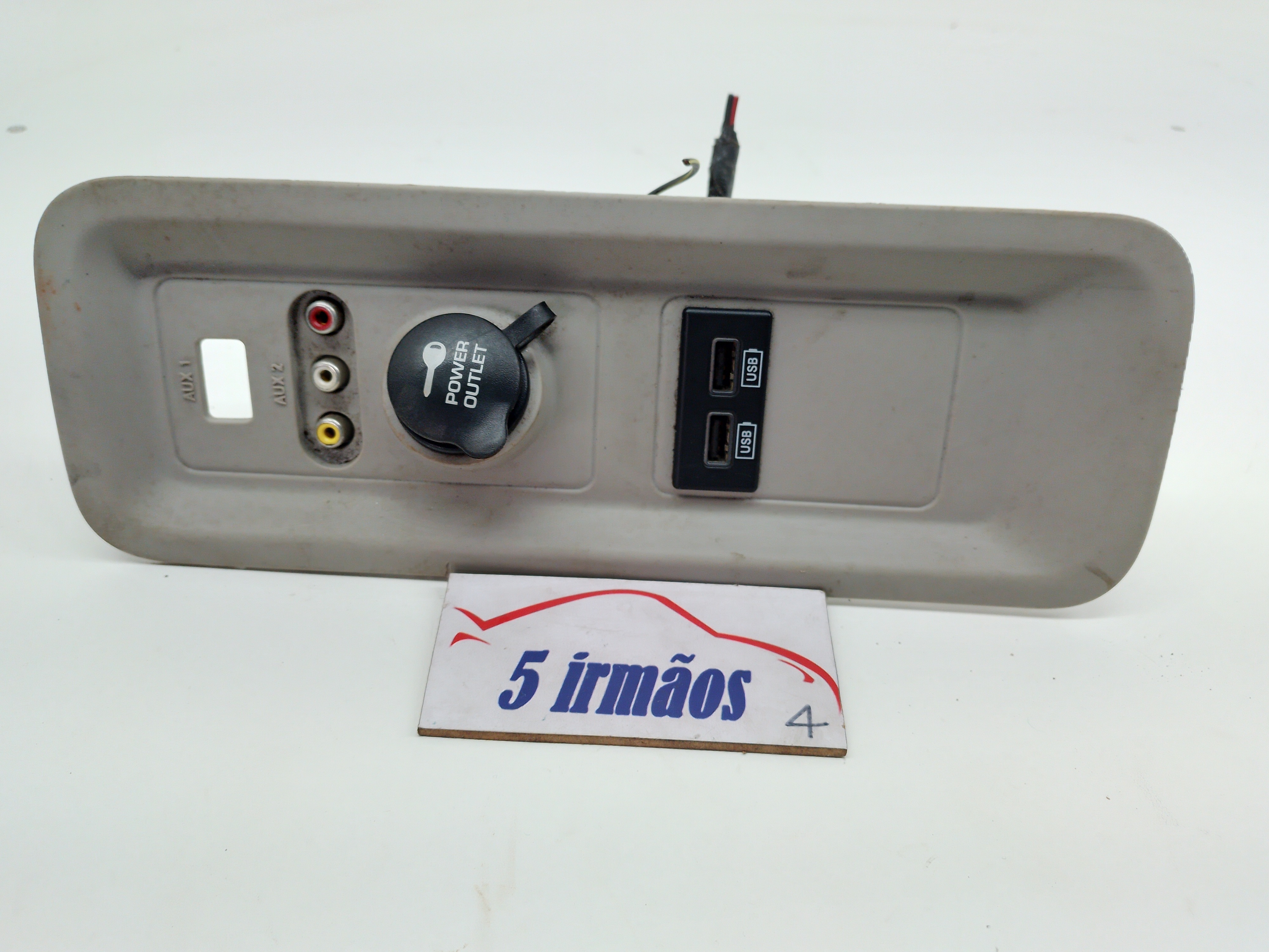 Acendedor / Entrada Usb Chrysler Town Country 3.6 2014 /2015