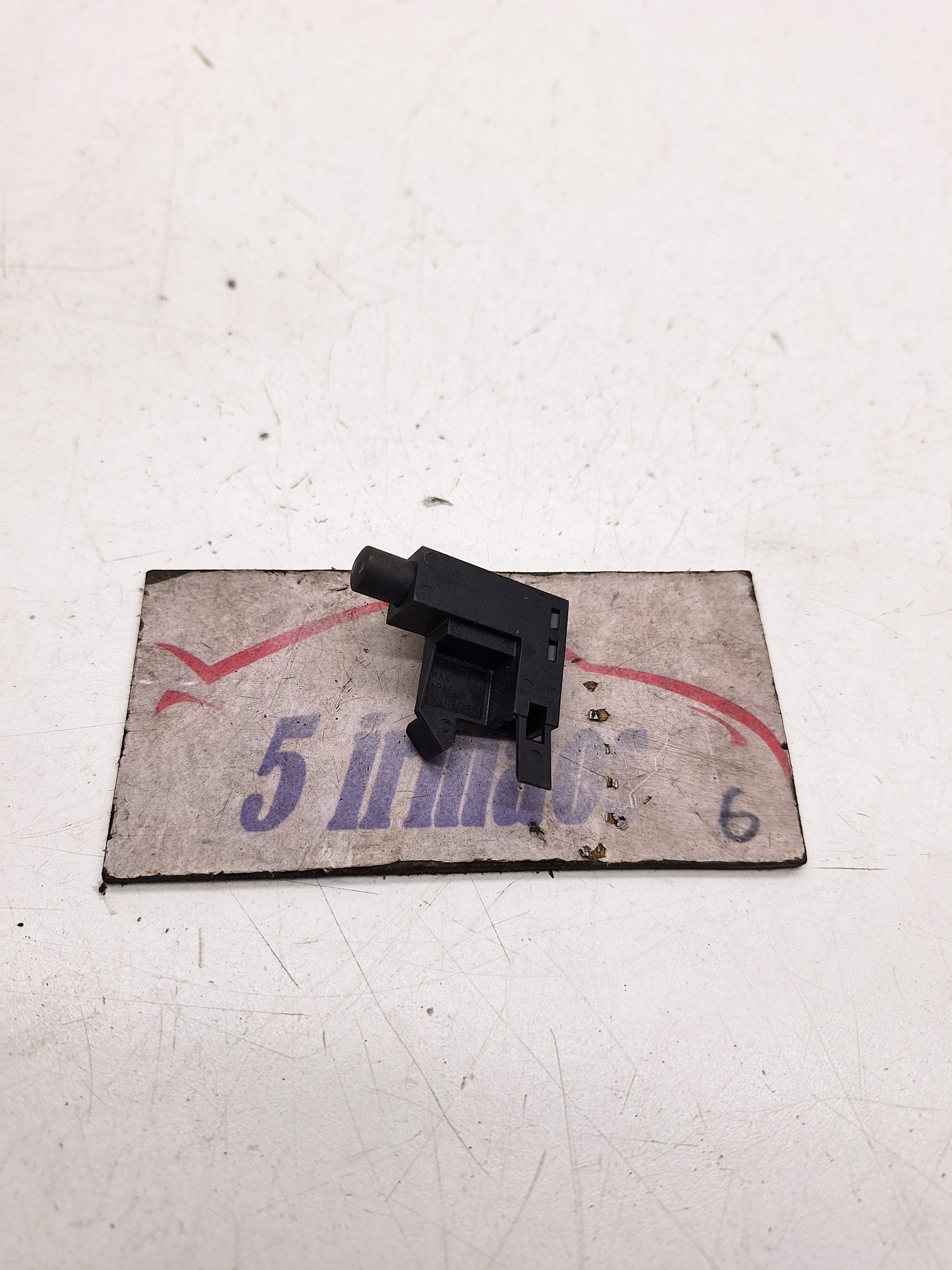 Interruptor Estacionamento Vw Golf Gti 2.0 2017 Nº1j0947561