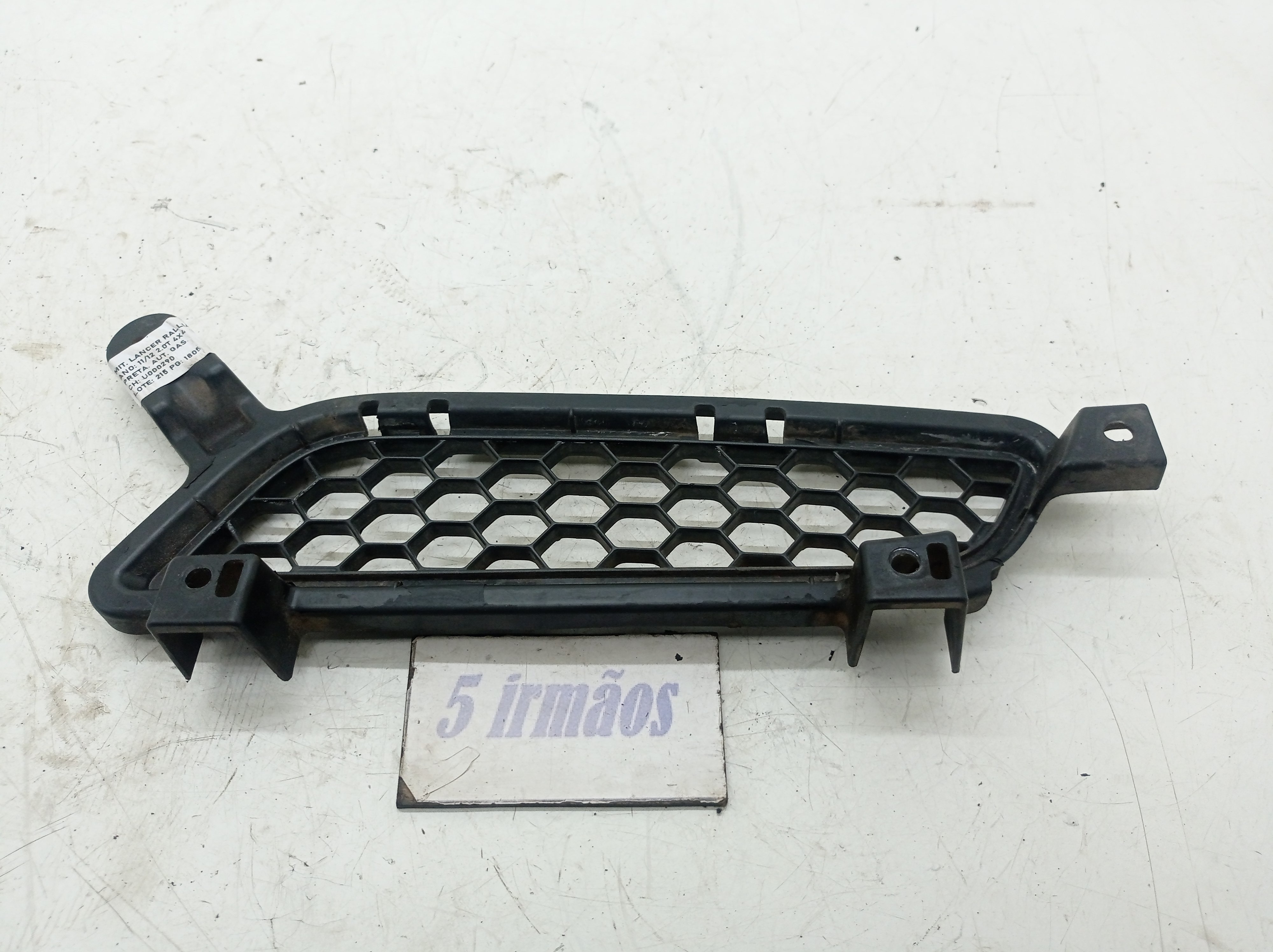 Acabamento Direito Parachoque Dianteiro Lancer Ralliart 2012