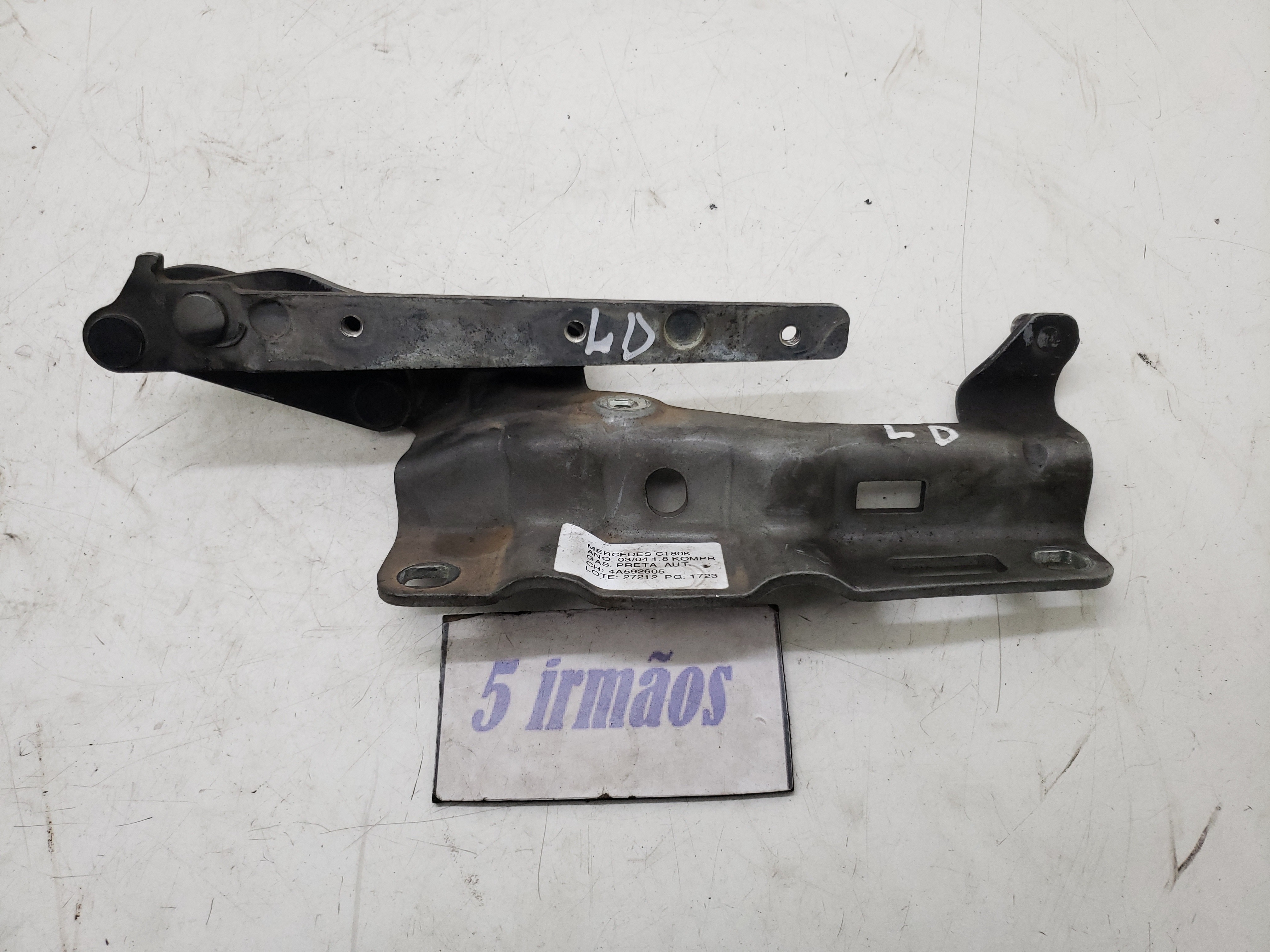 Dobradiça Braço Direito Capô Mercedes C180 1.8 2003 / 2004