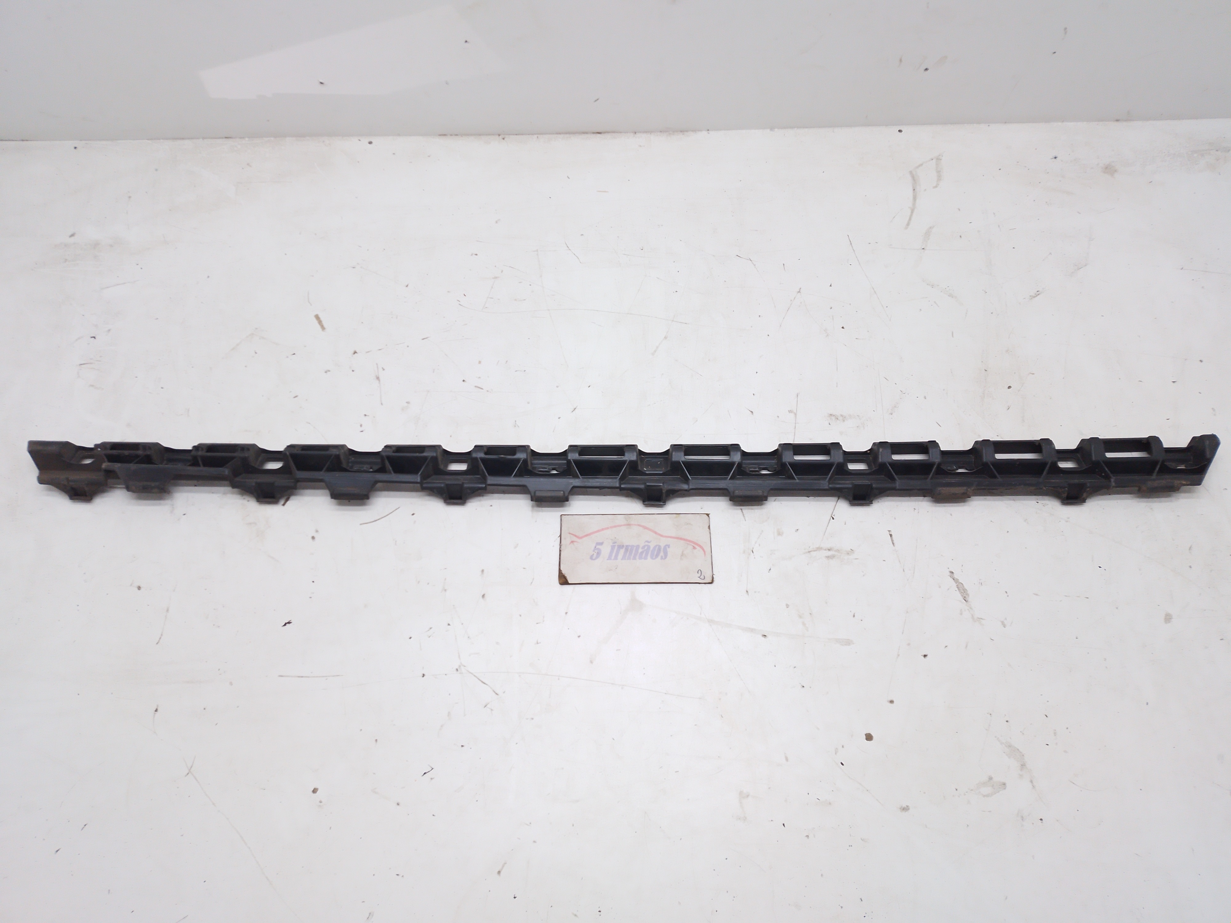 Suporte Spoiler Lateral Esquerdo Vw Passat Tsi 2.0 2018  Preto