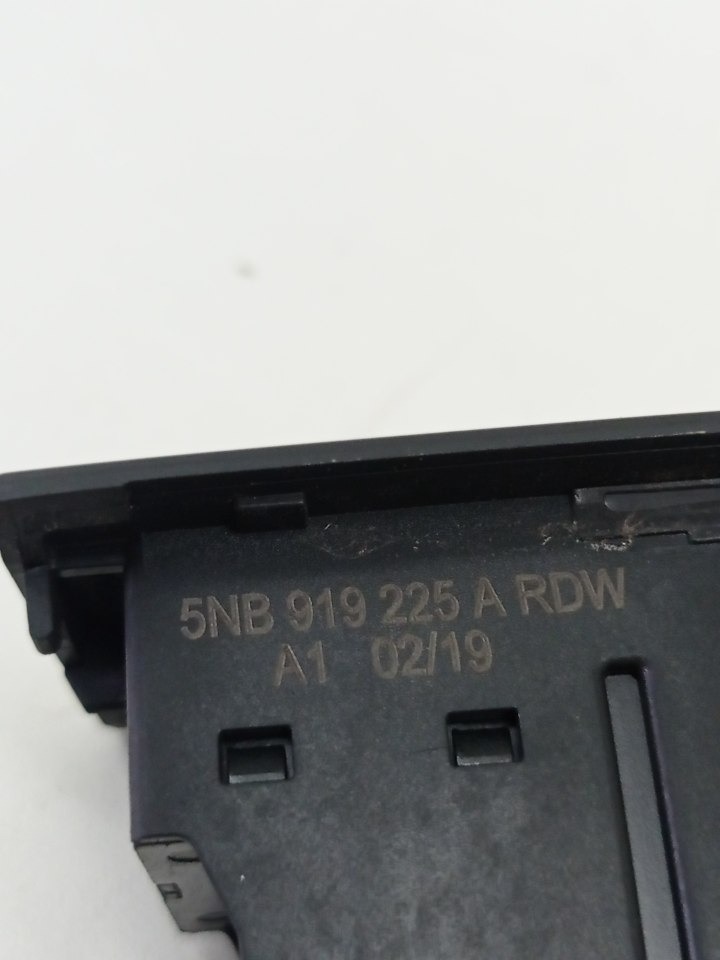 Botão Pisca Alerta Vw Tiguan 350 Tsi 2.0 2019 N5nb919255a