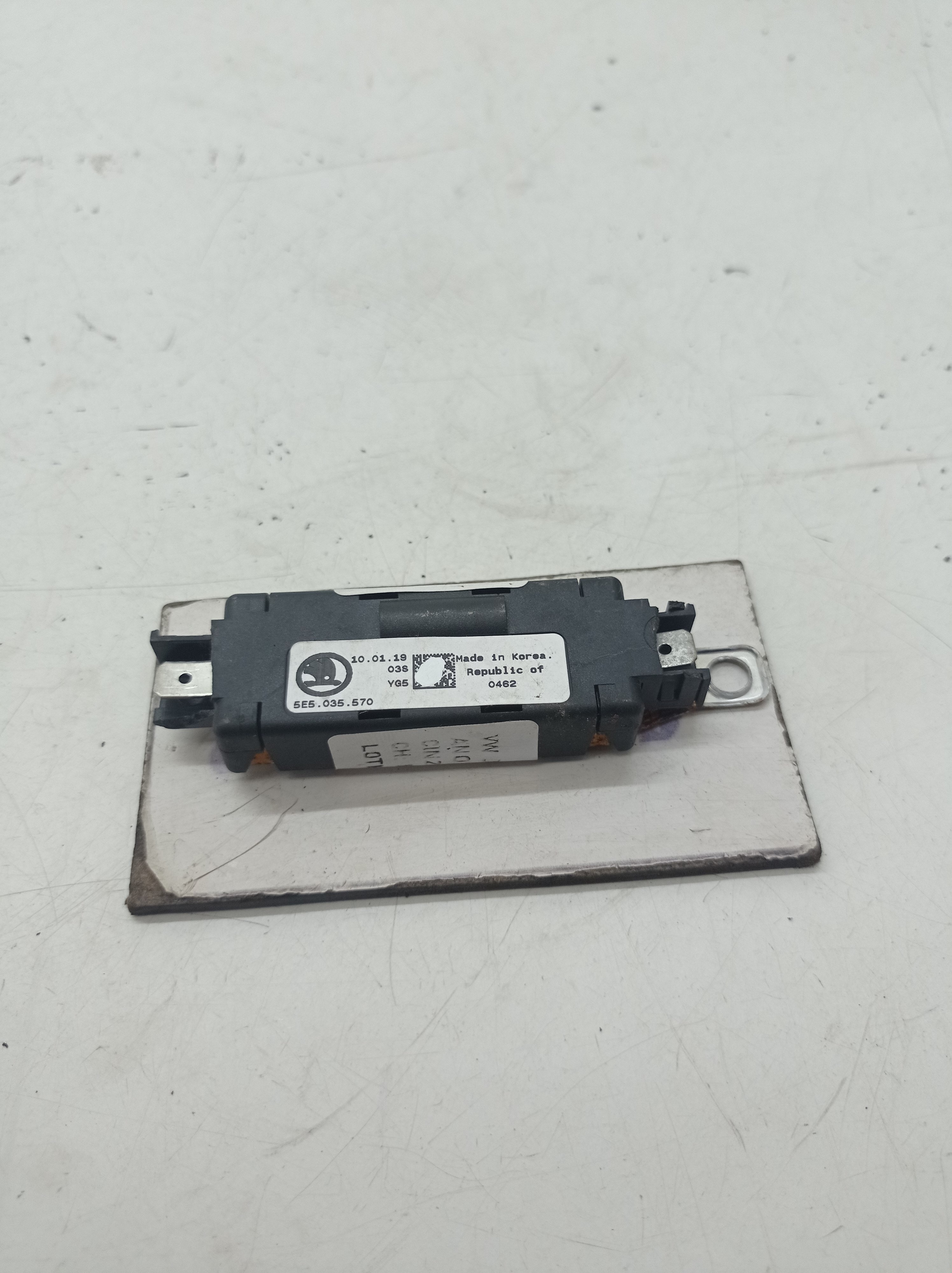 Módulo Amplificador Antena Vw Jetta Gli 2.0 2019 N5e5035570