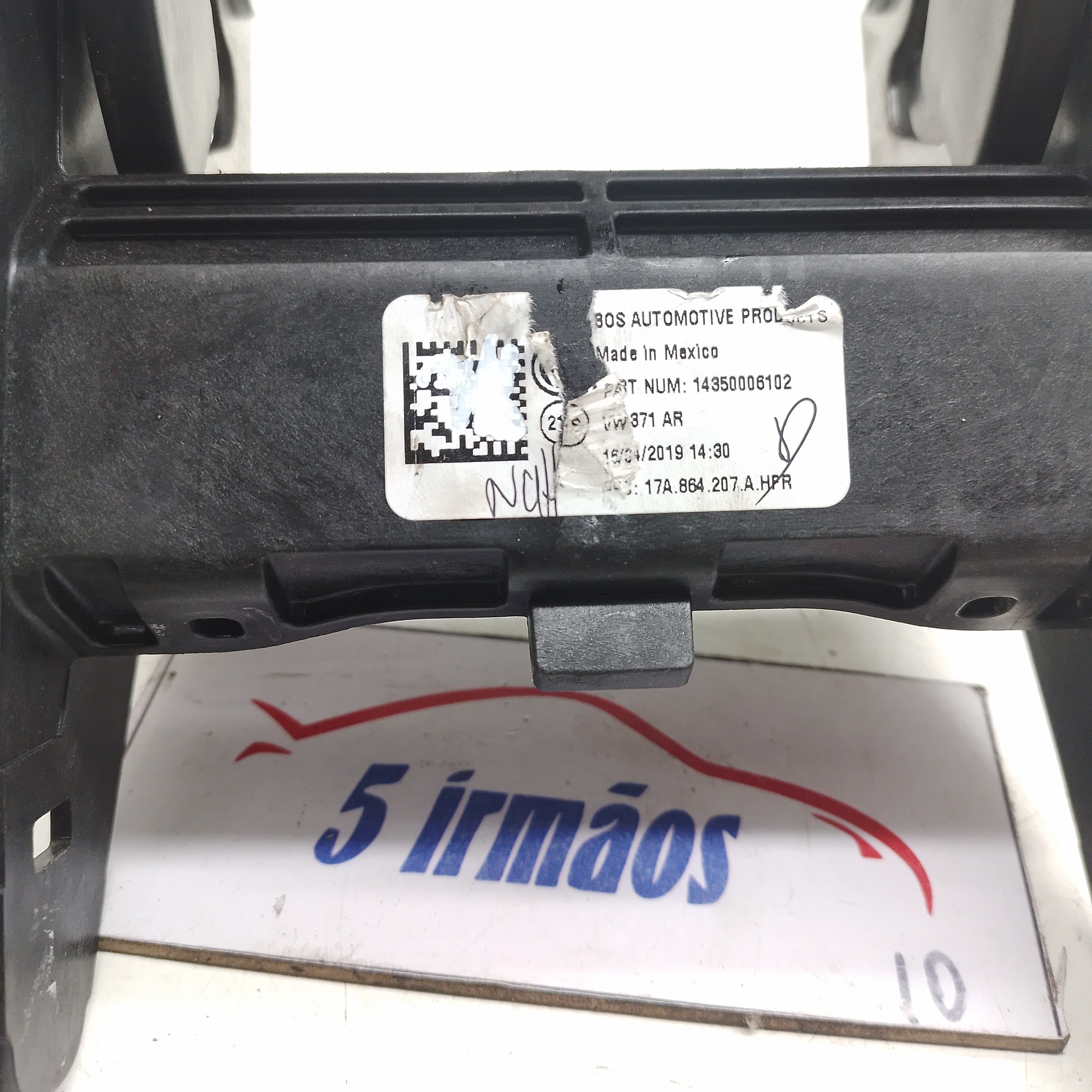 Apoio Braço Console Central Vw Jetta Tsi 1.4 2019  Preto