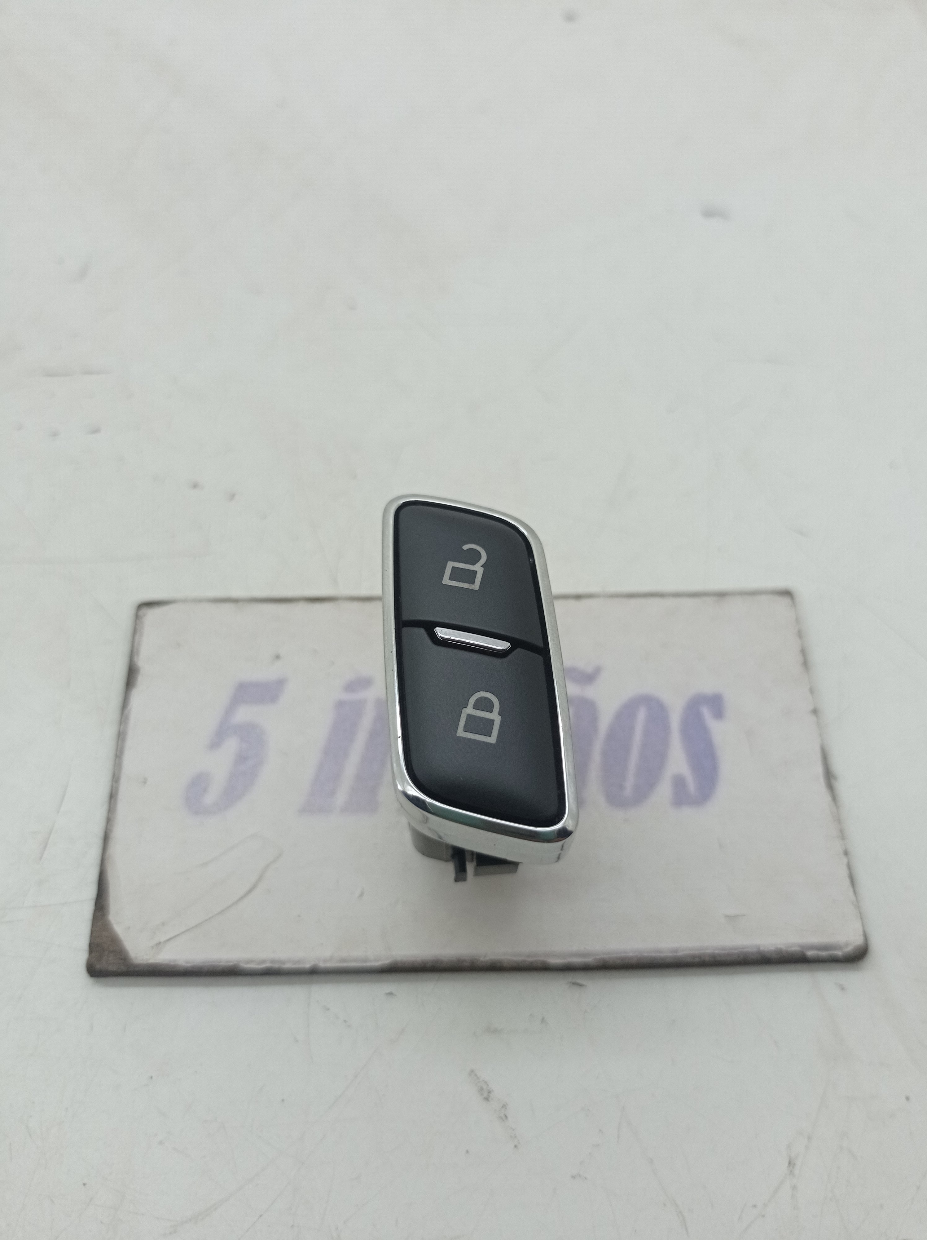 Botão Trava Porta Dianteira Direita Ford Fusion 2.0 2014
