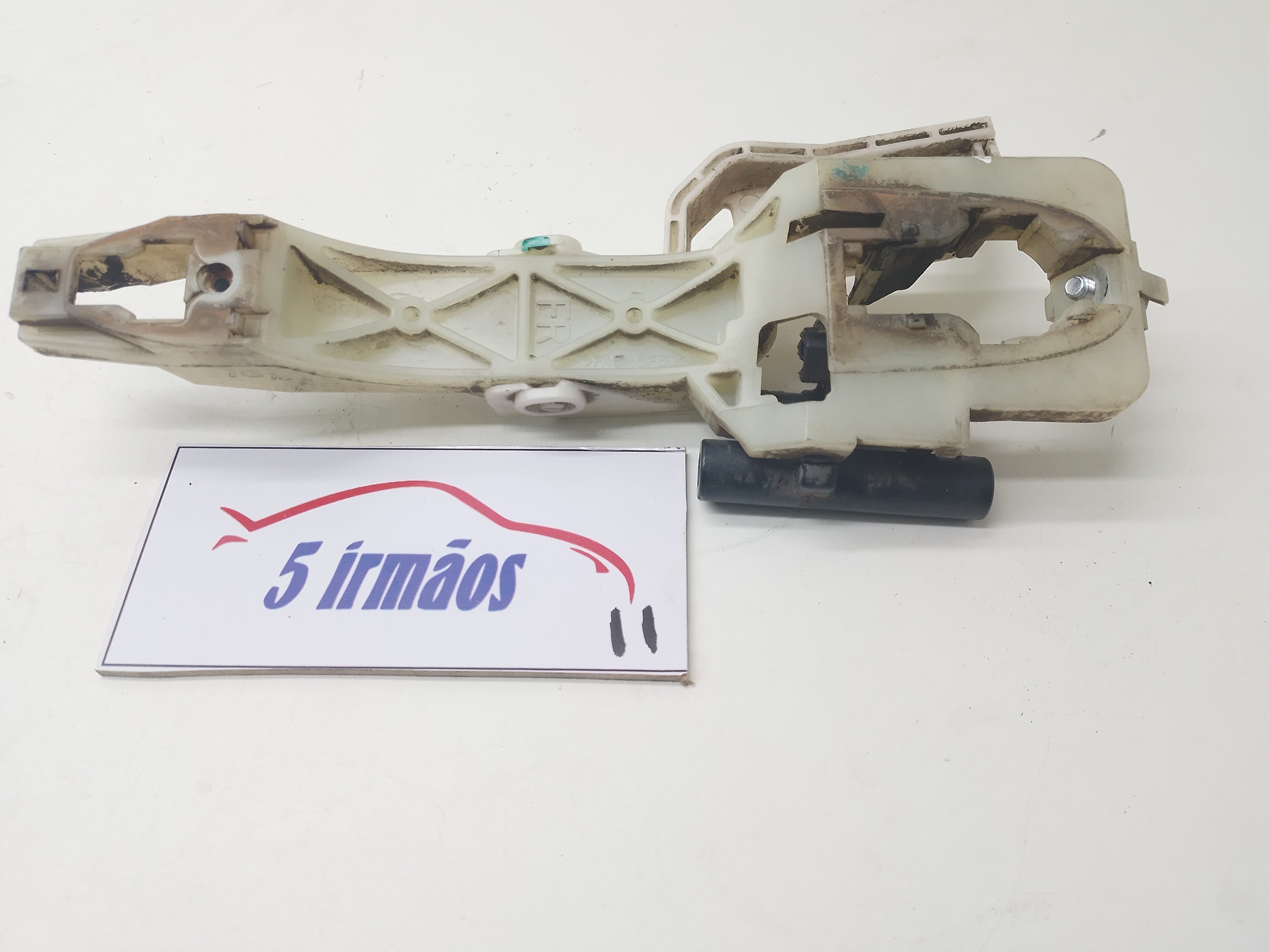 Suporte Maçaneta Dianteira Direita Kia Carens 2.0 2009
