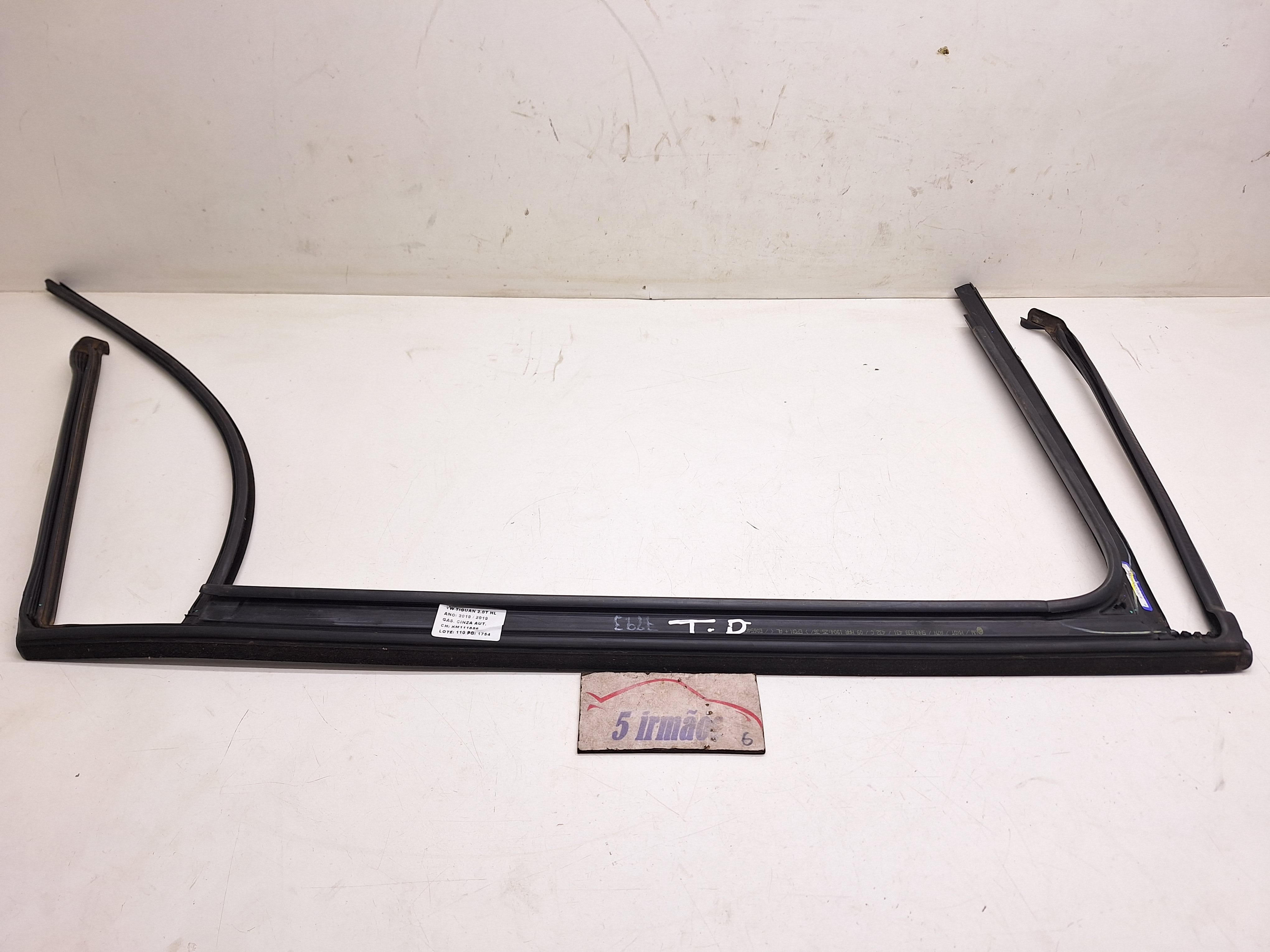 Borracha Porta Traseira Direita Vw Tiguan Tsi 2.0 2019