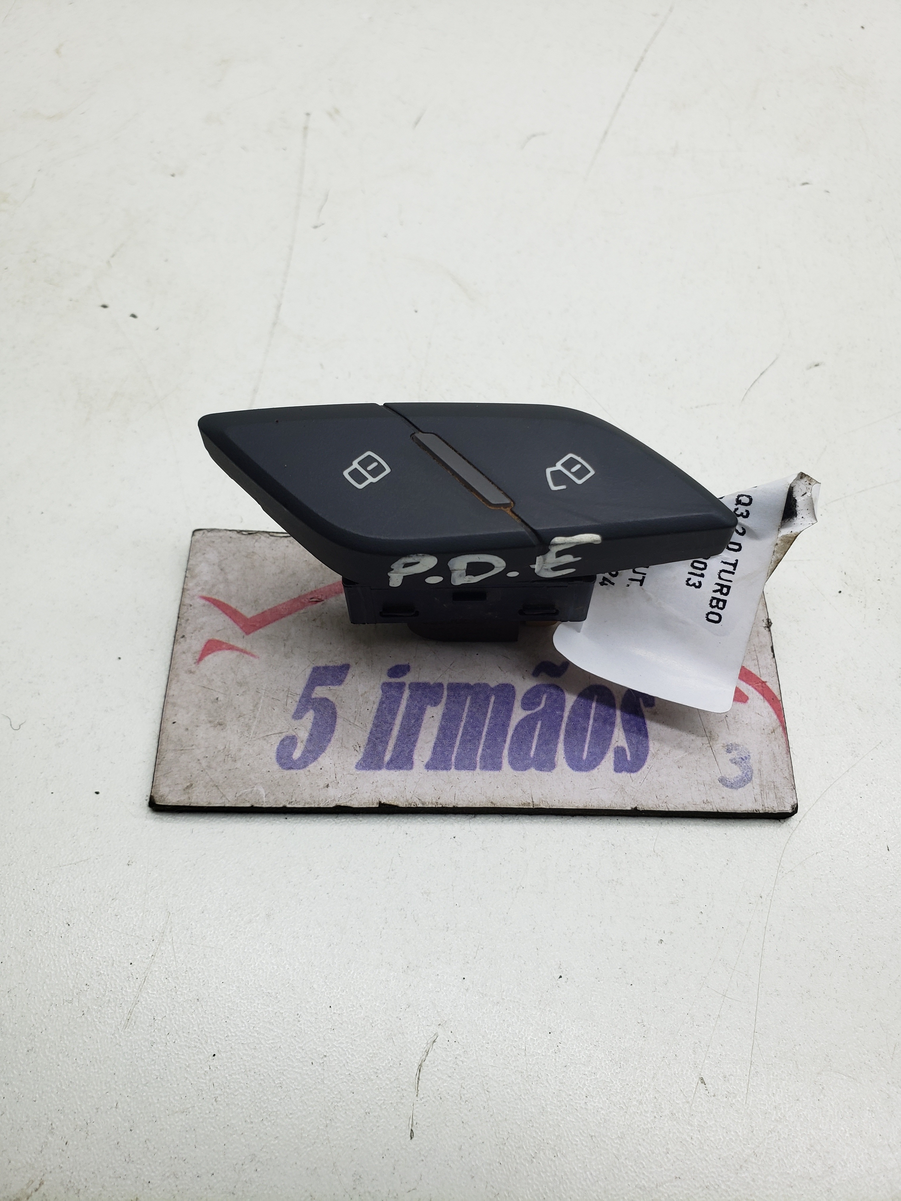 Botão Trava / Destrava Porta Audi Q3 Tfsi 2.0 2012 / 2013