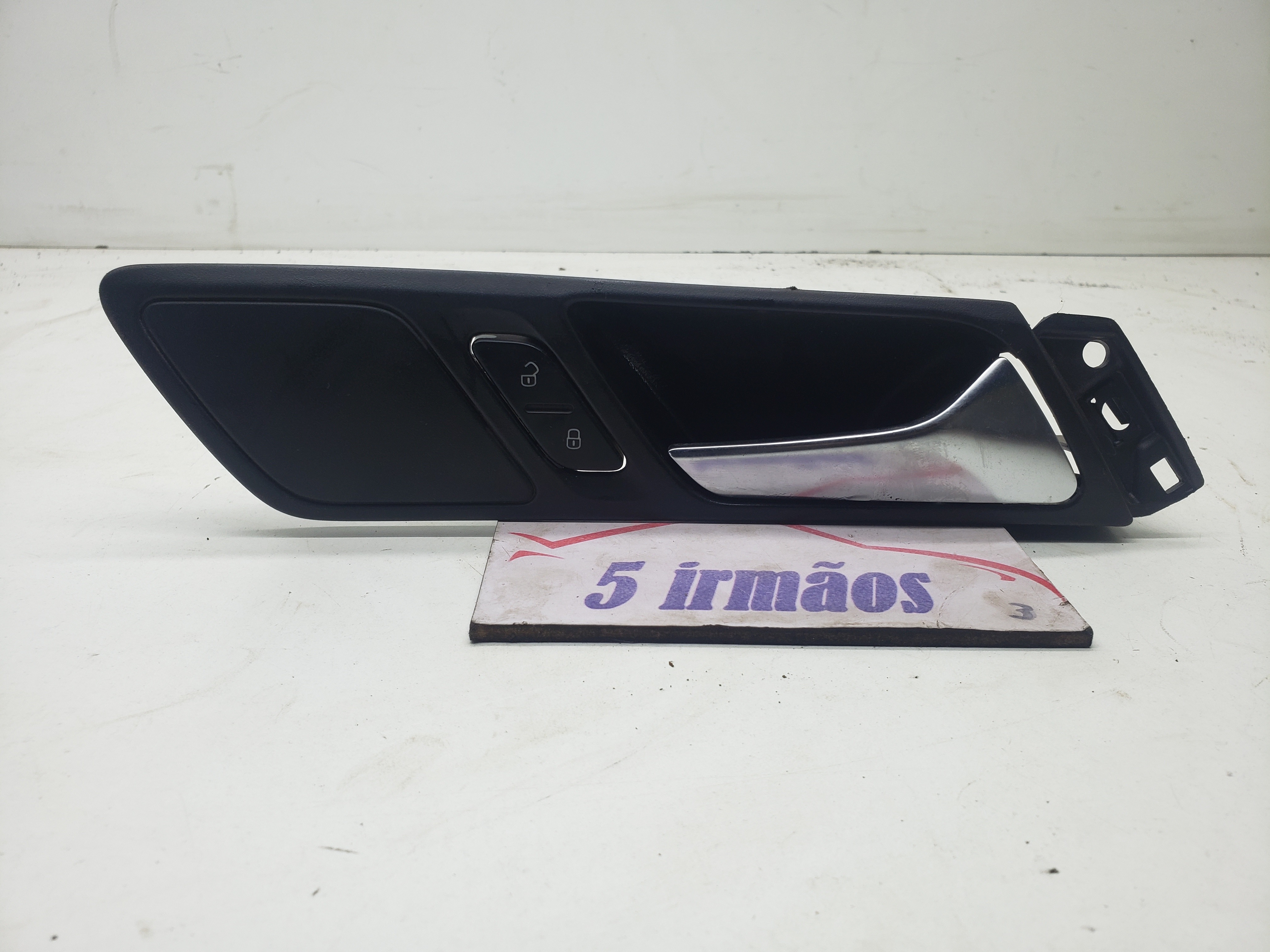 Maçaneta Interna Dianteira Direita Vw Jetta Tsi 2.0 2011