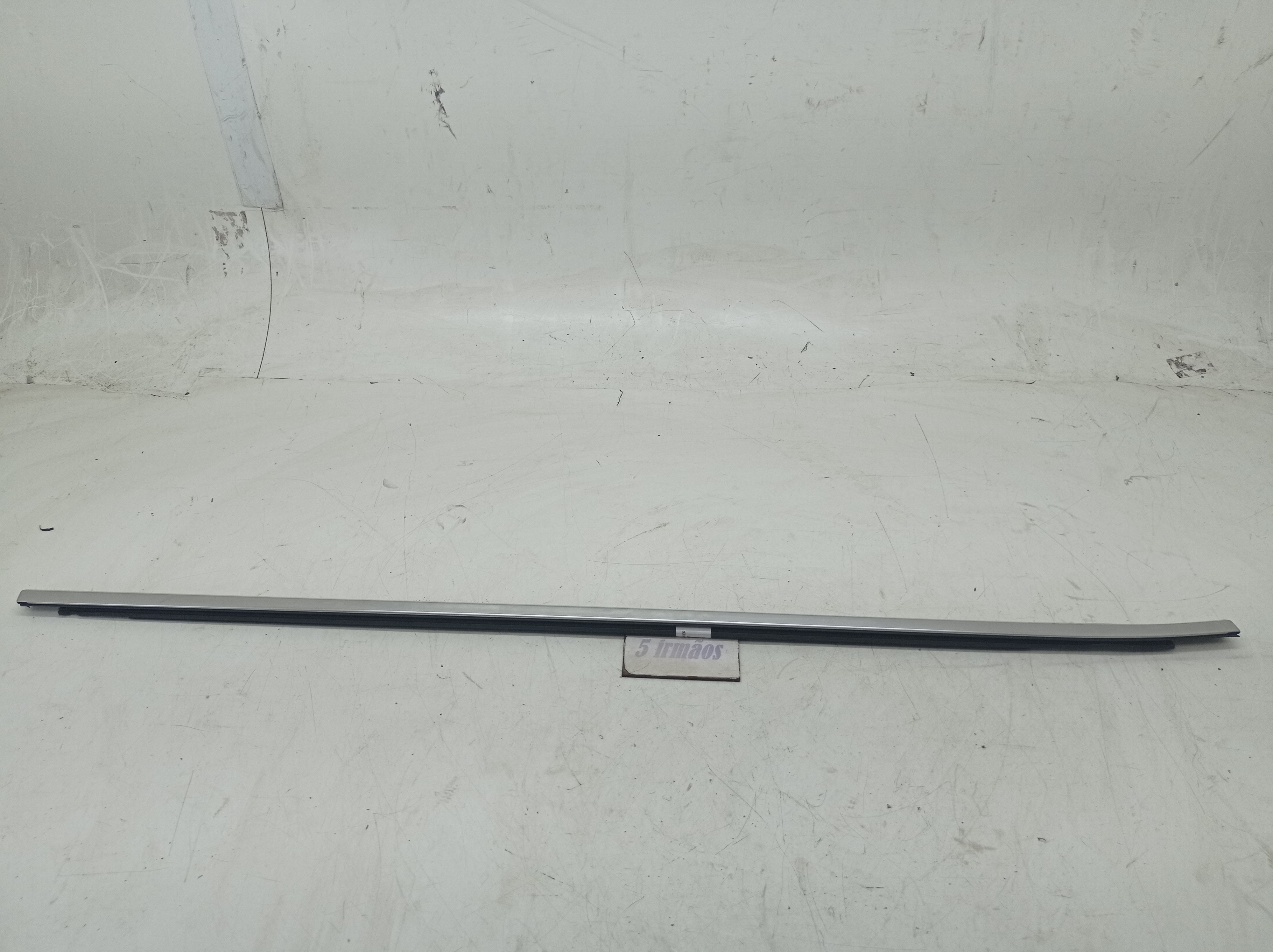 Friso Pestana Porta Dianteira Direita Gm Equinox 2.0 2019