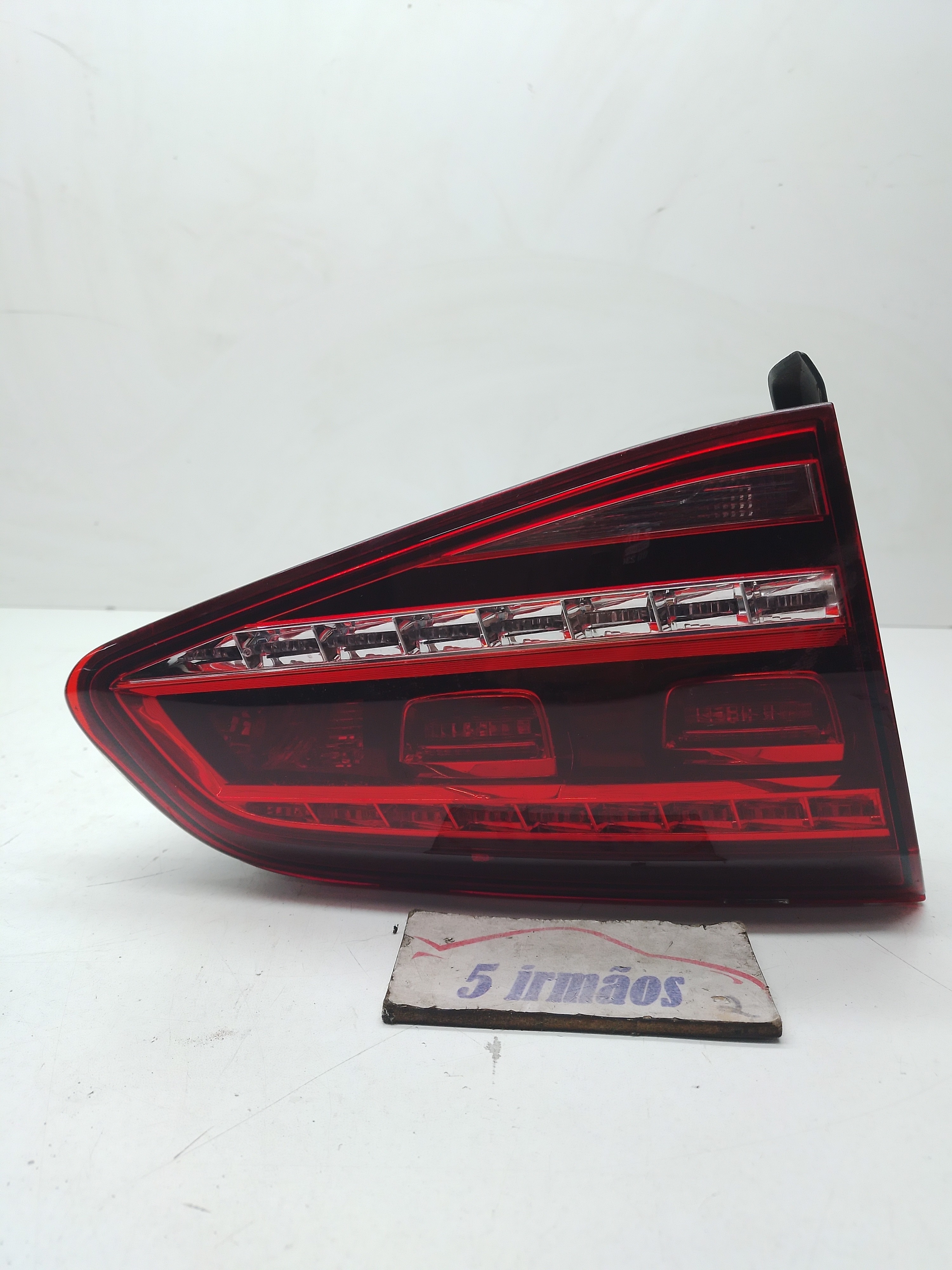 Lanterna Esquerda Tampa Traseira Vw Golf Gti 2.0 2017 Esquerdo Vermelho