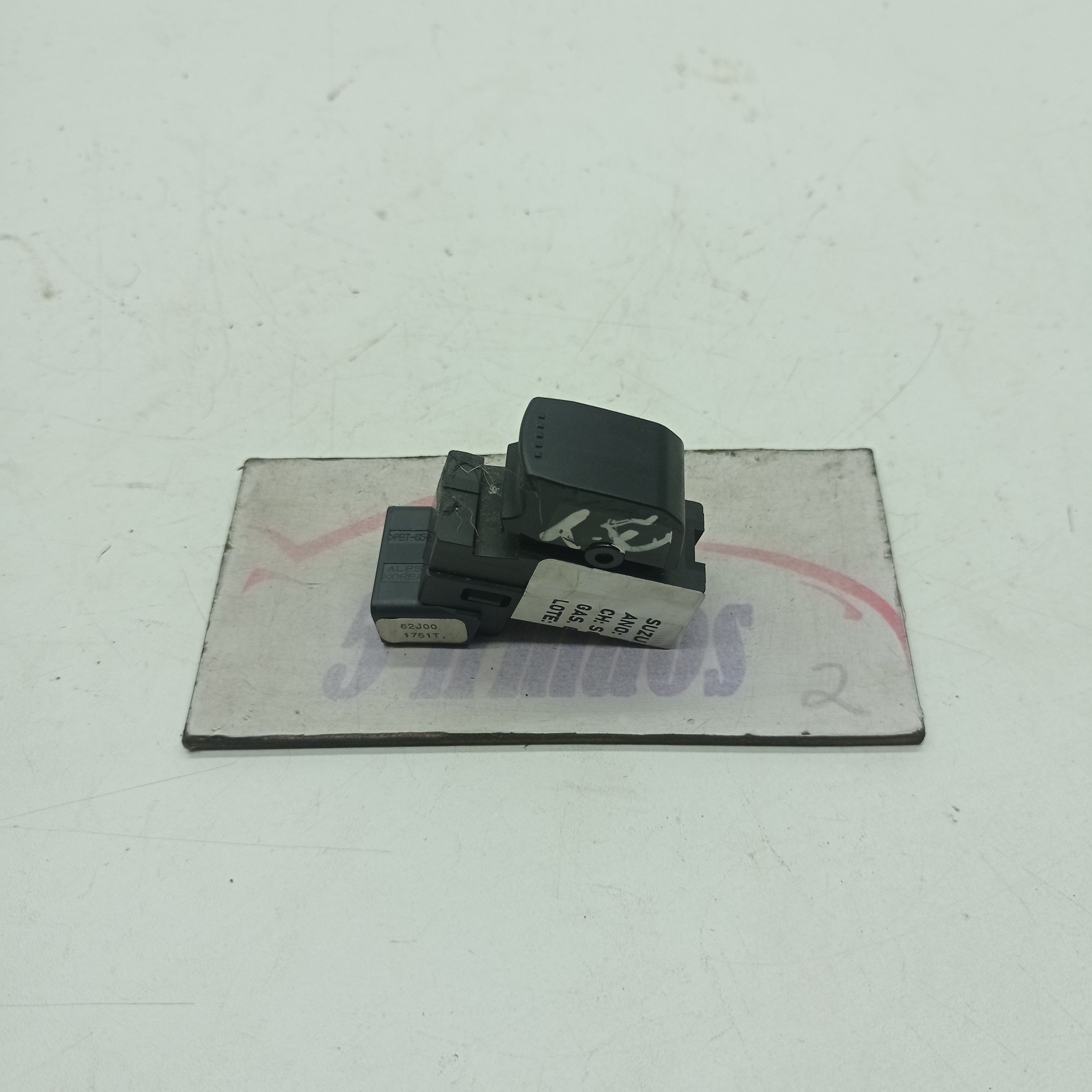 Botão Vidro Traseiro Esquerdo Suzuki Sx4 2.0 2011 / 2012