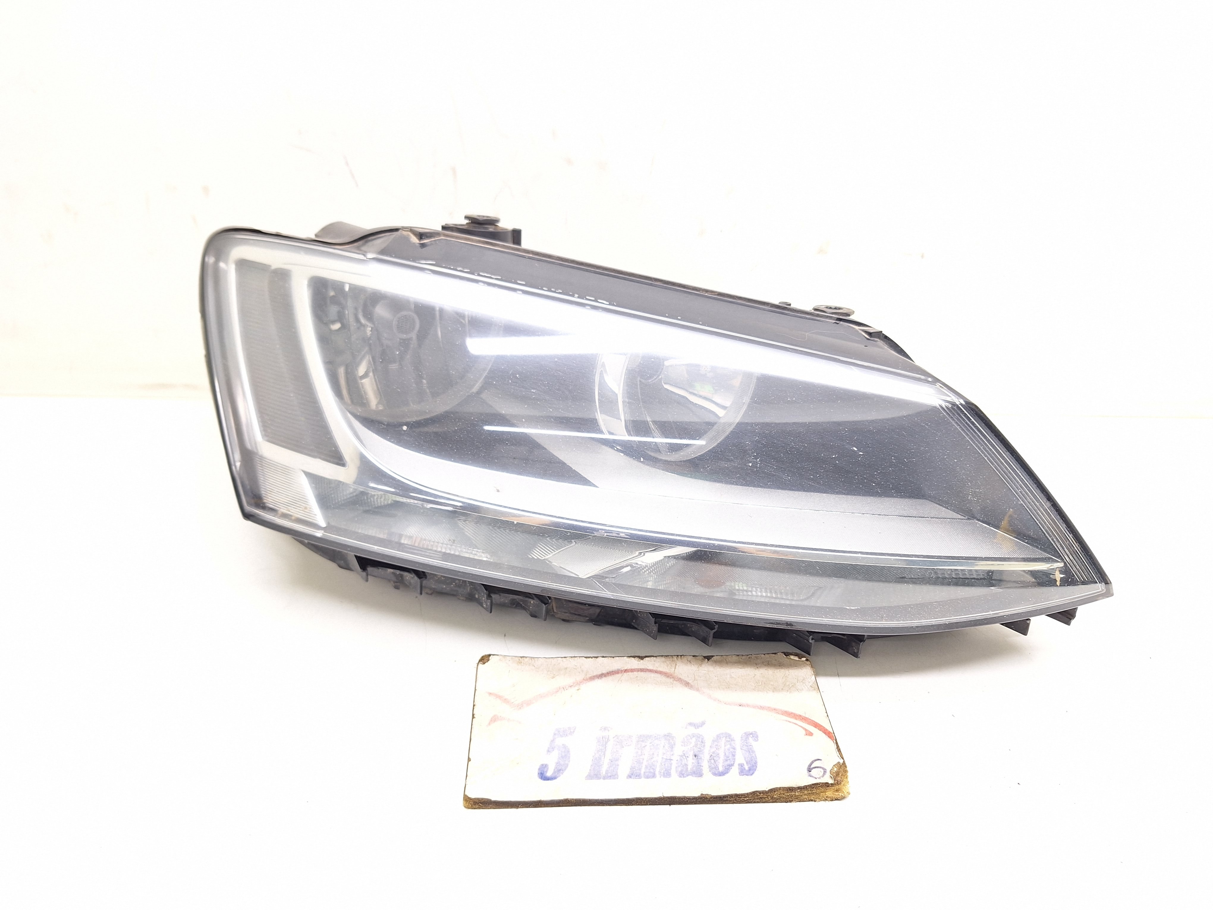 Farol Direito Vw Jetta 2.0 2014/ 2015 Para Retirada Peças