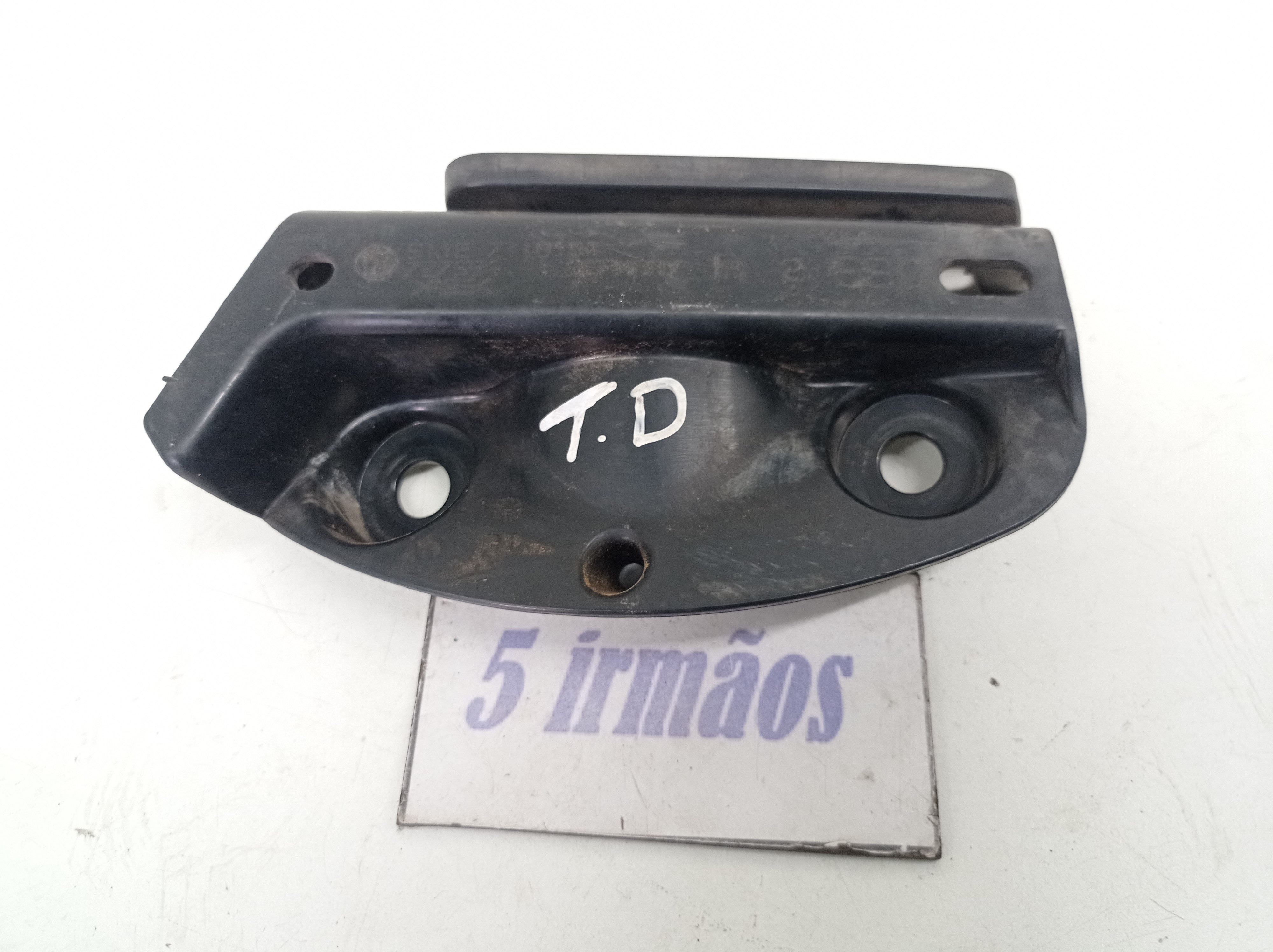 Guia Direita Parachoque Traseiro Bmw 320i 2.0 2006 / 2007